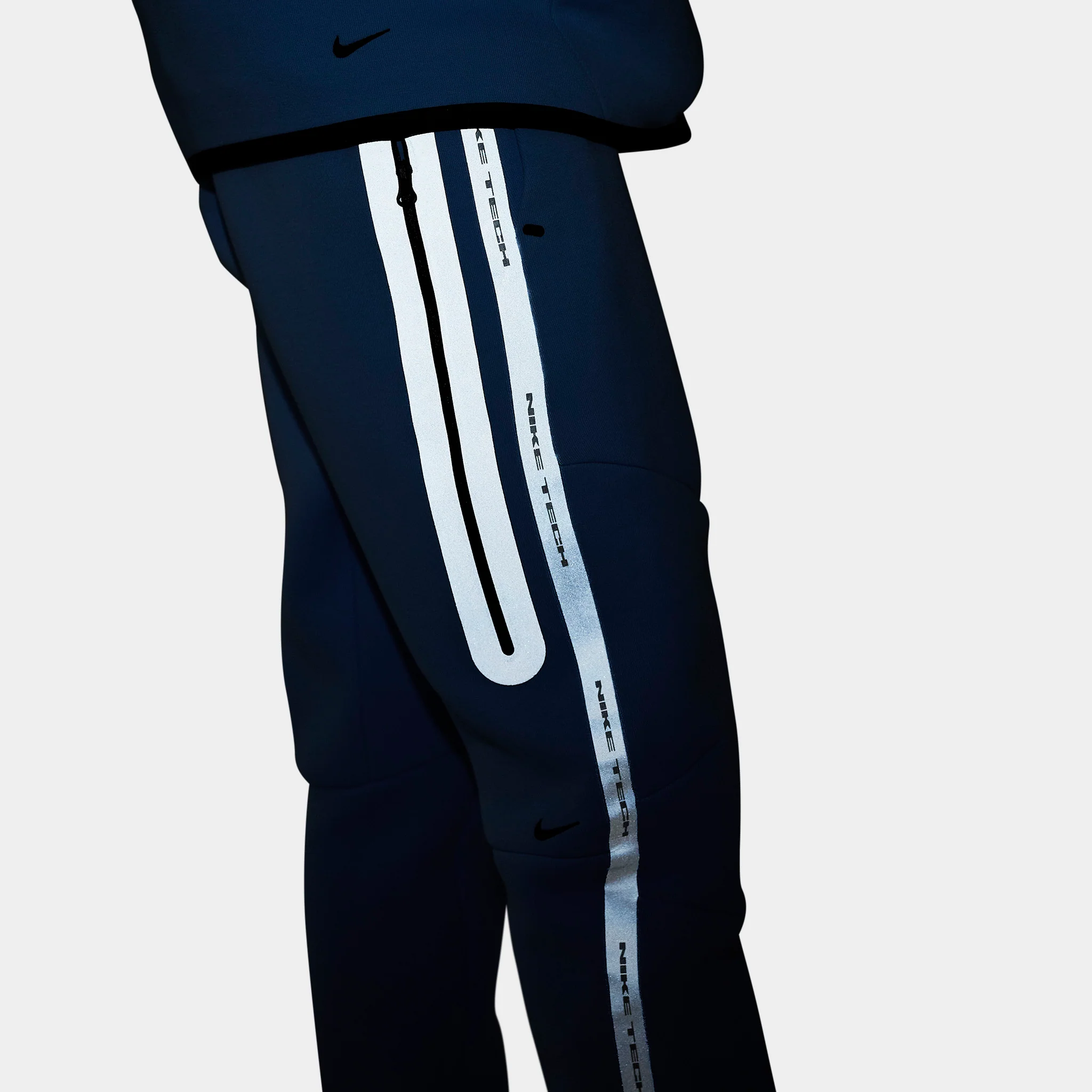 Nike Sportswear Juniors' Tech Fleece Joggers Reflect Aluminun / Black - Image 5