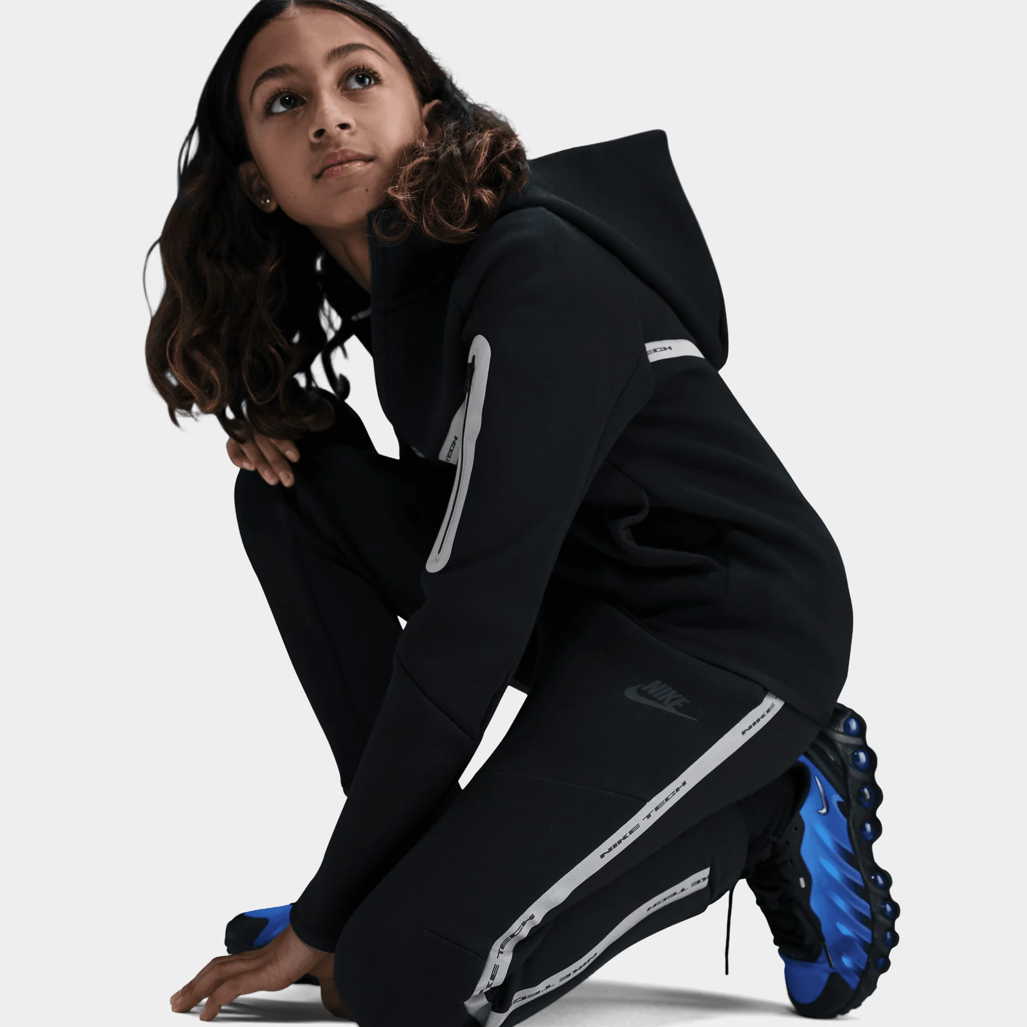 Nike Sportswear Juniors' Tech Fleece Joggers Reflect Black / Black - Image 3
