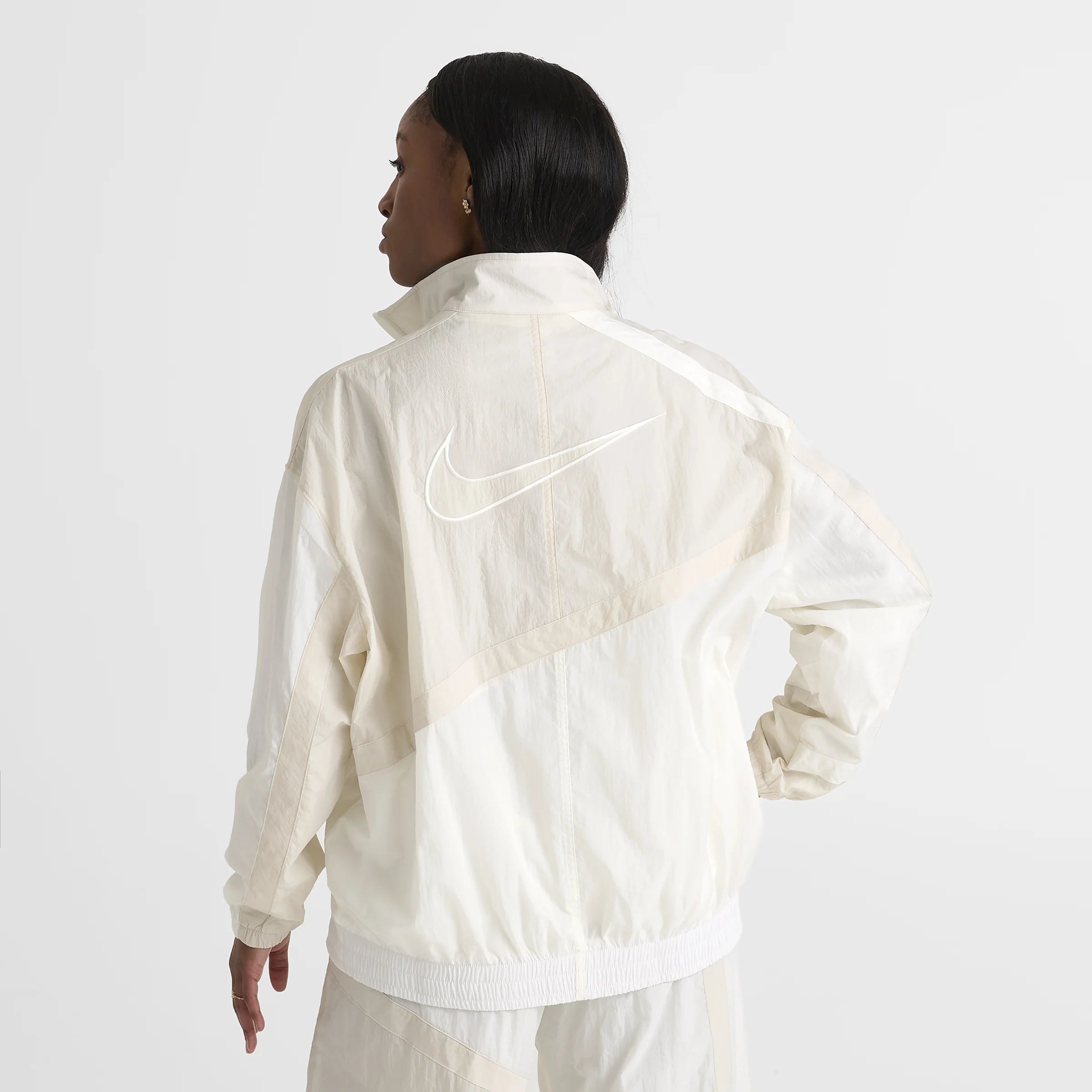 Nike Sportswear Women's Oversized Woven Jacket Sail / Light Orewood Brown - Sail - Image 2