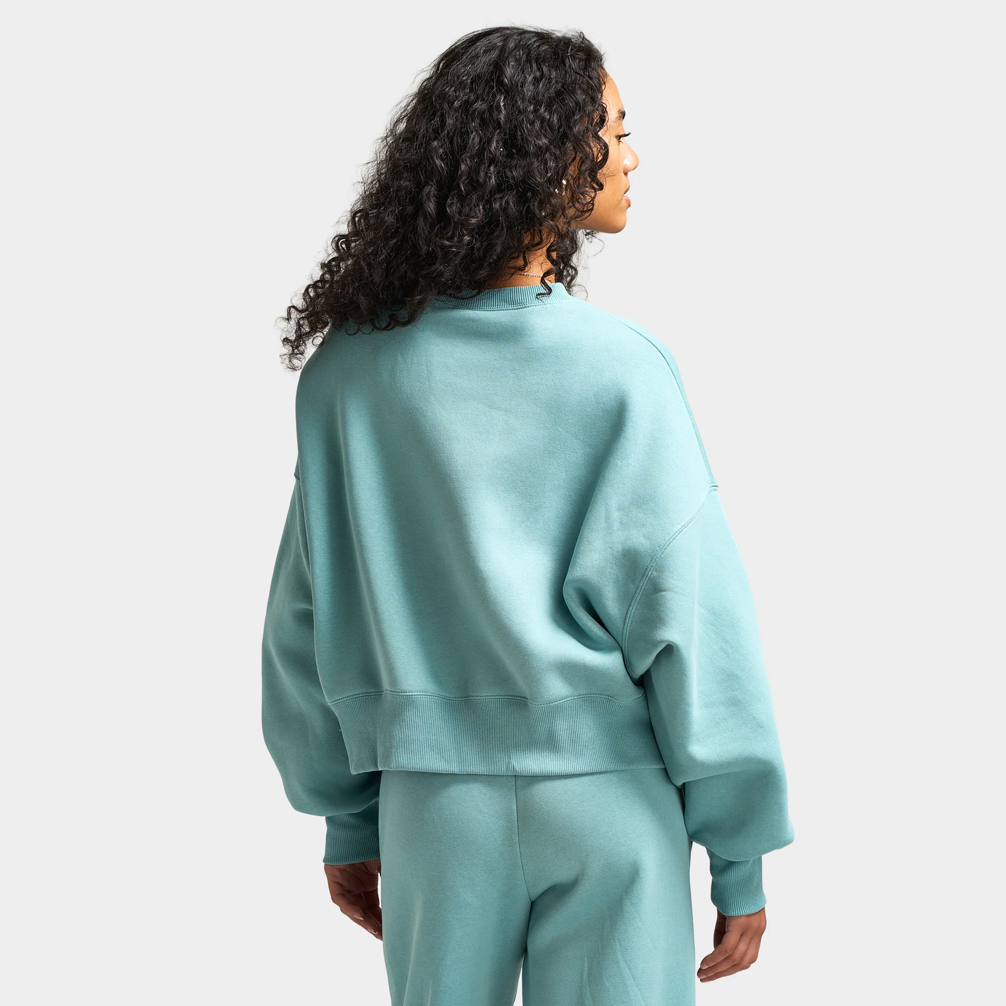 Nike Sportswear Women's Phoenix Fleece Oversized Crewneck Cannon / Mint Foam - Image 2