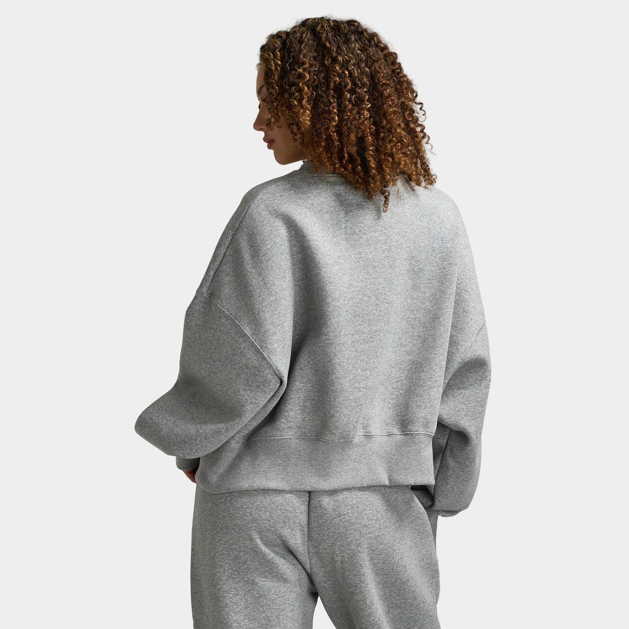 Nike Sportswear Women's Phoenix Fleece Oversized Crewneck Dark Grey Heather / Sail - Image 2