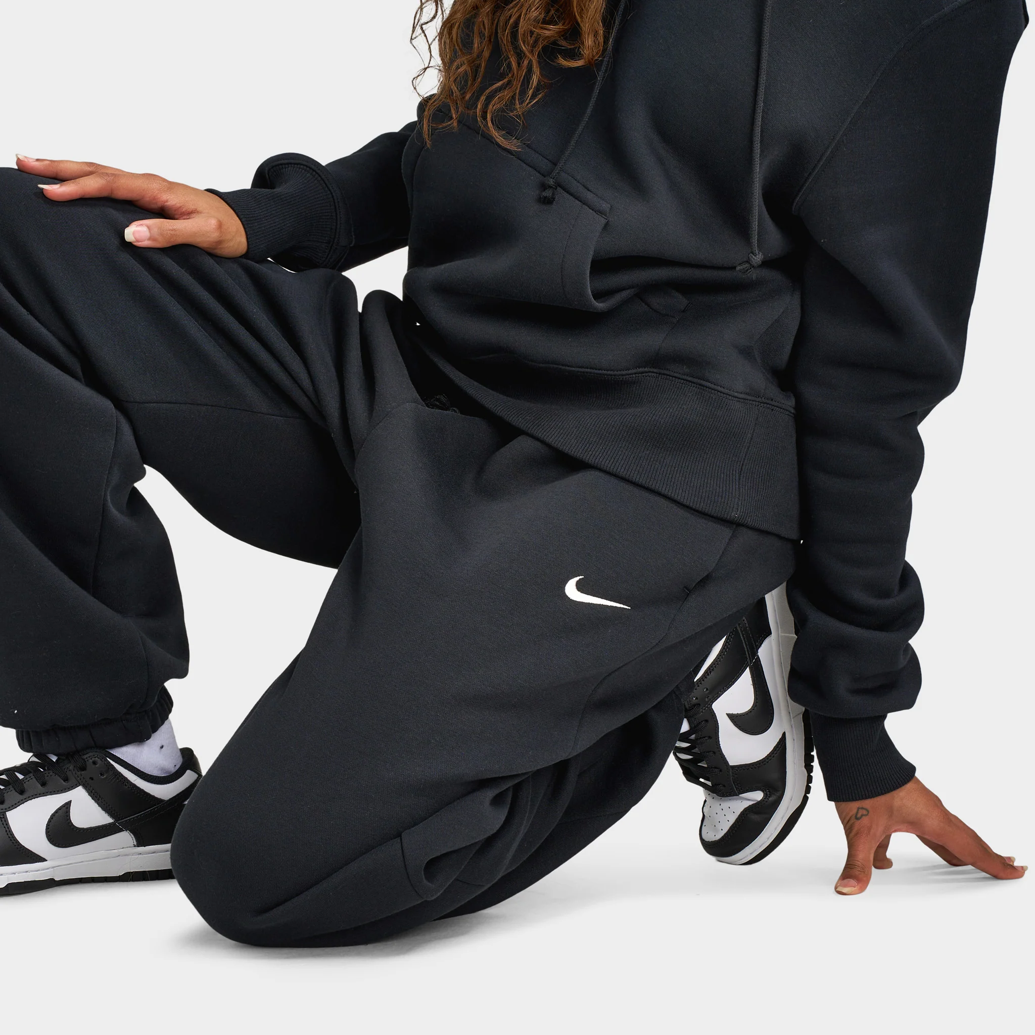 Nike Sportswear Women's Phoenix Fleece Pants / Black / Sail - Image 5