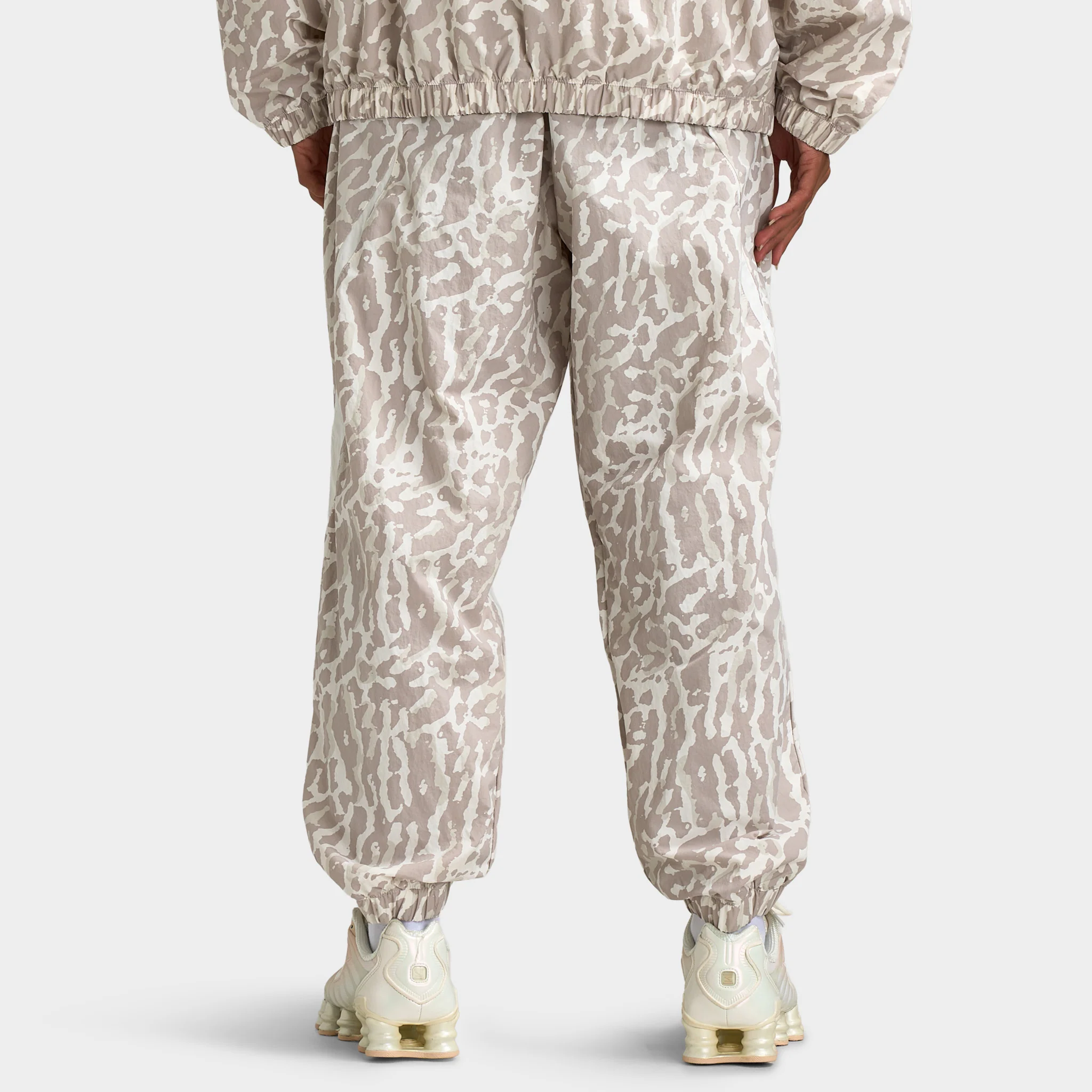 Nike Sportswear Women's trend Woven HBR All over Print Pants College Grey / Sail - Image 2