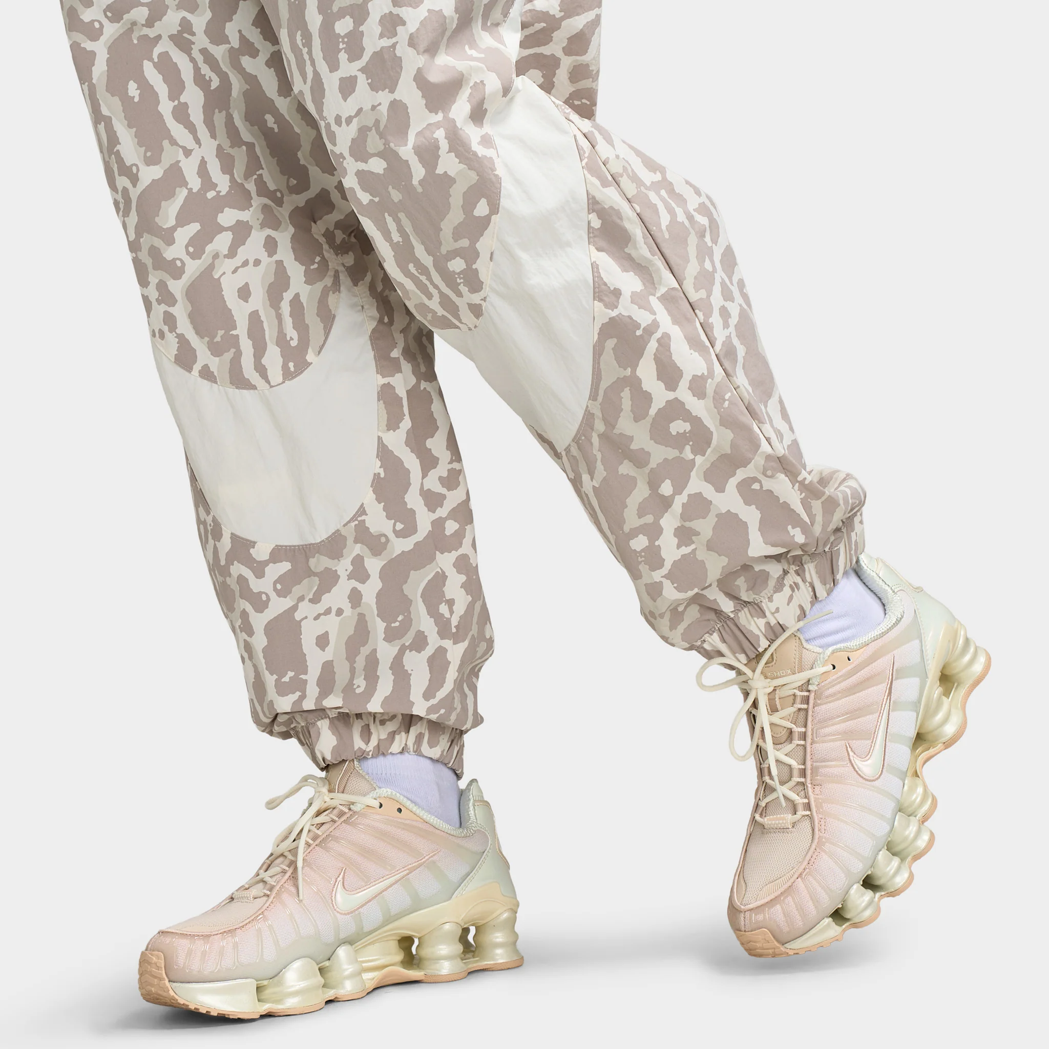 Nike Sportswear Women's trend Woven HBR All over Print Pants College Grey / Sail - Image 5