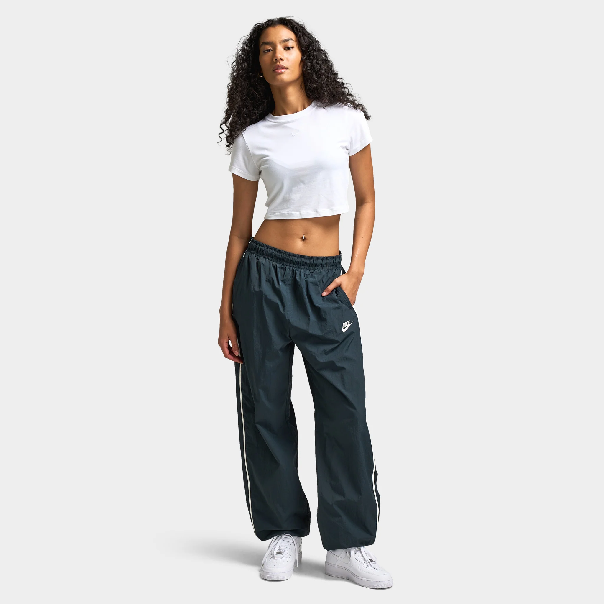 Nike Sportswear Women's WR Woven Pants Speed Seaweed / Sail - Image 6