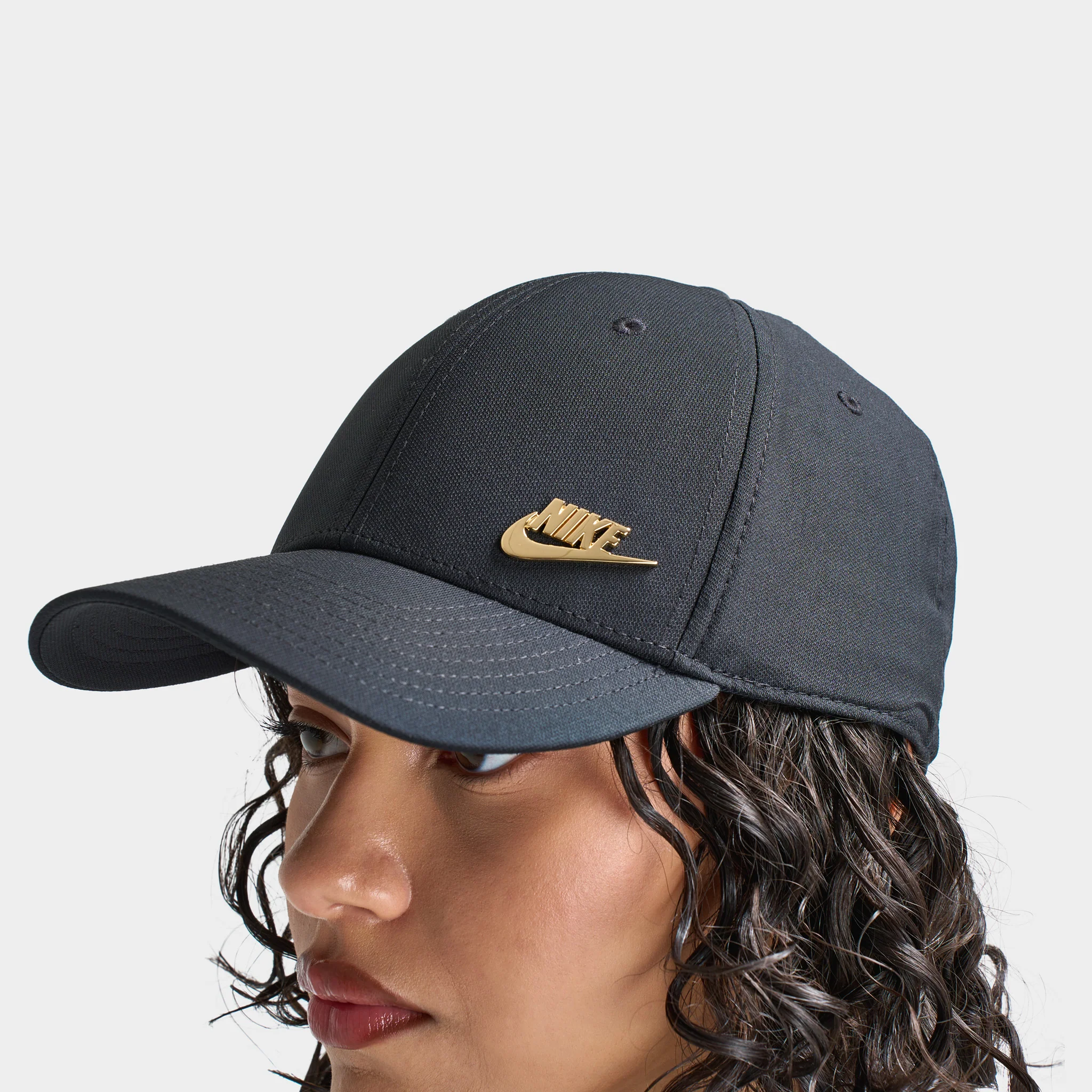 Nike Structured Metal Logo Cap Black / Metallic Gold - Image 4
