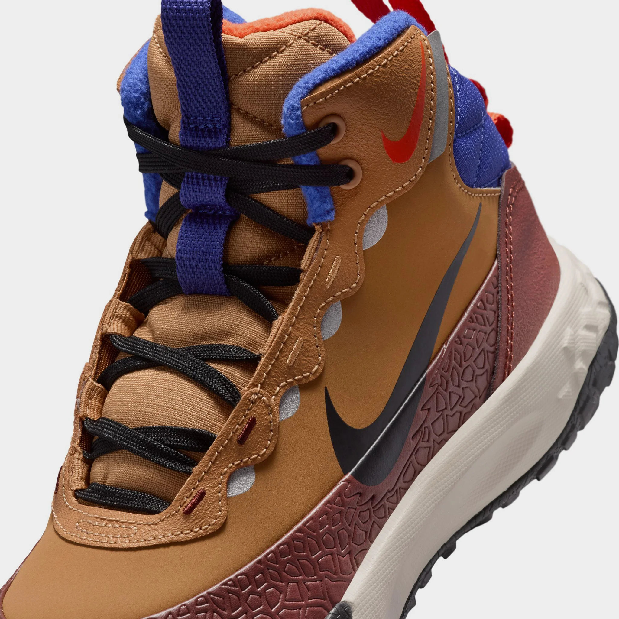 Nike Terrascout GS Boots Flax / Black - Bronze - Image 3