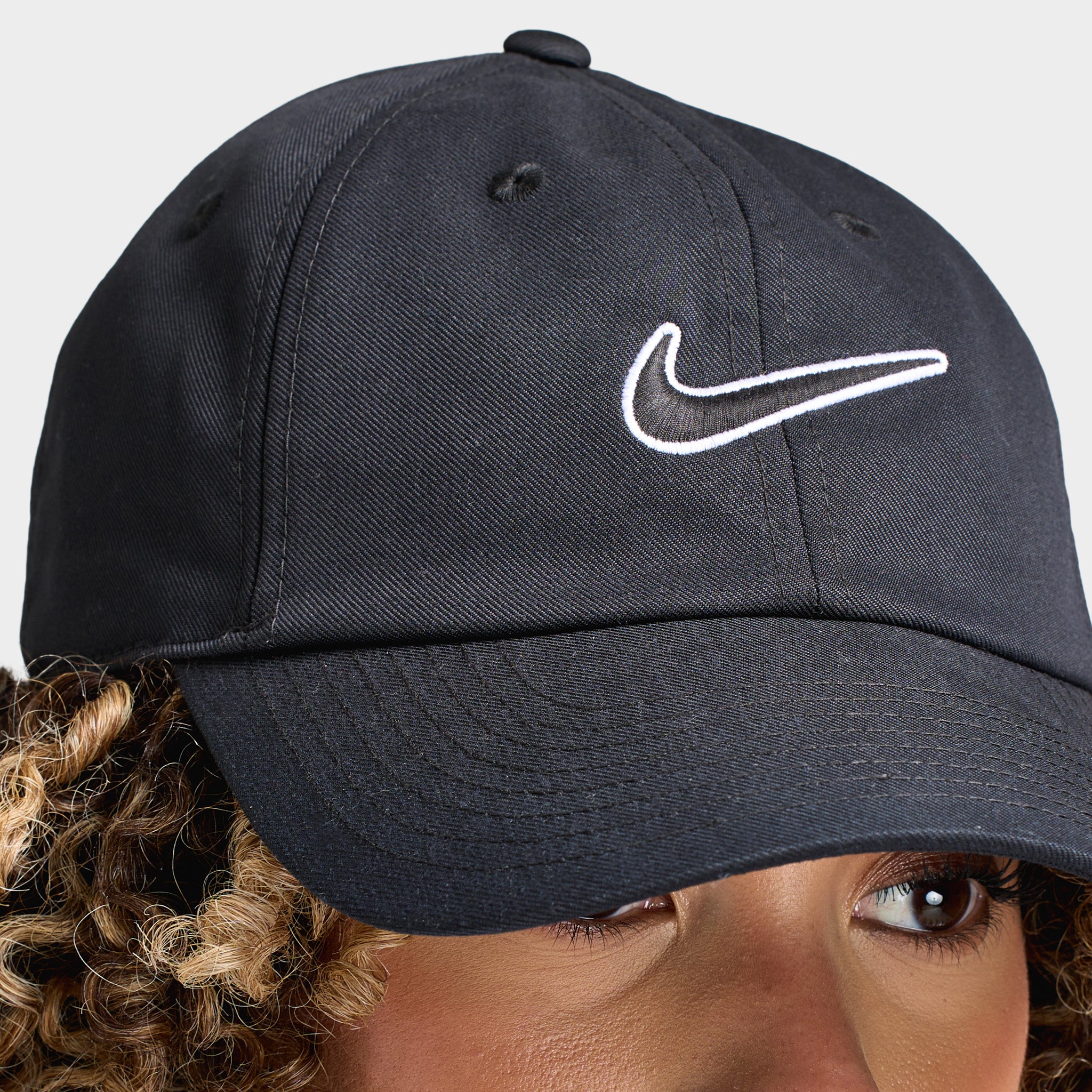 Nike Club Unstructured Swoosh Cap Black / Black - Image 4