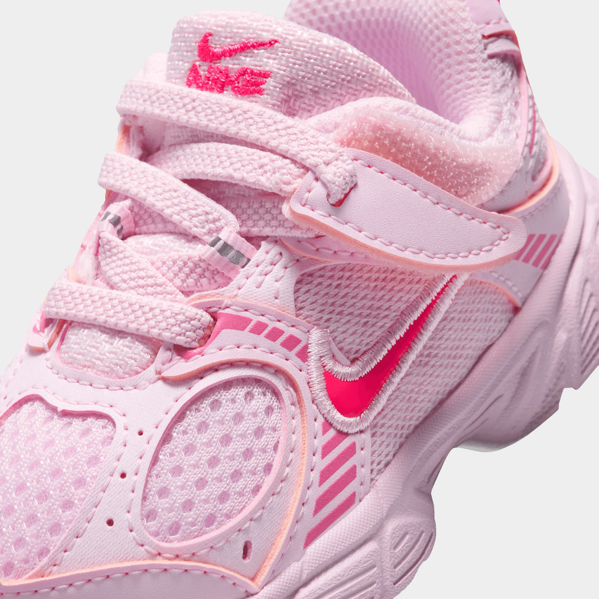 Nike V5 RNR TD Pink Foam / Hyper Pink - Pinksicle - Image 3
