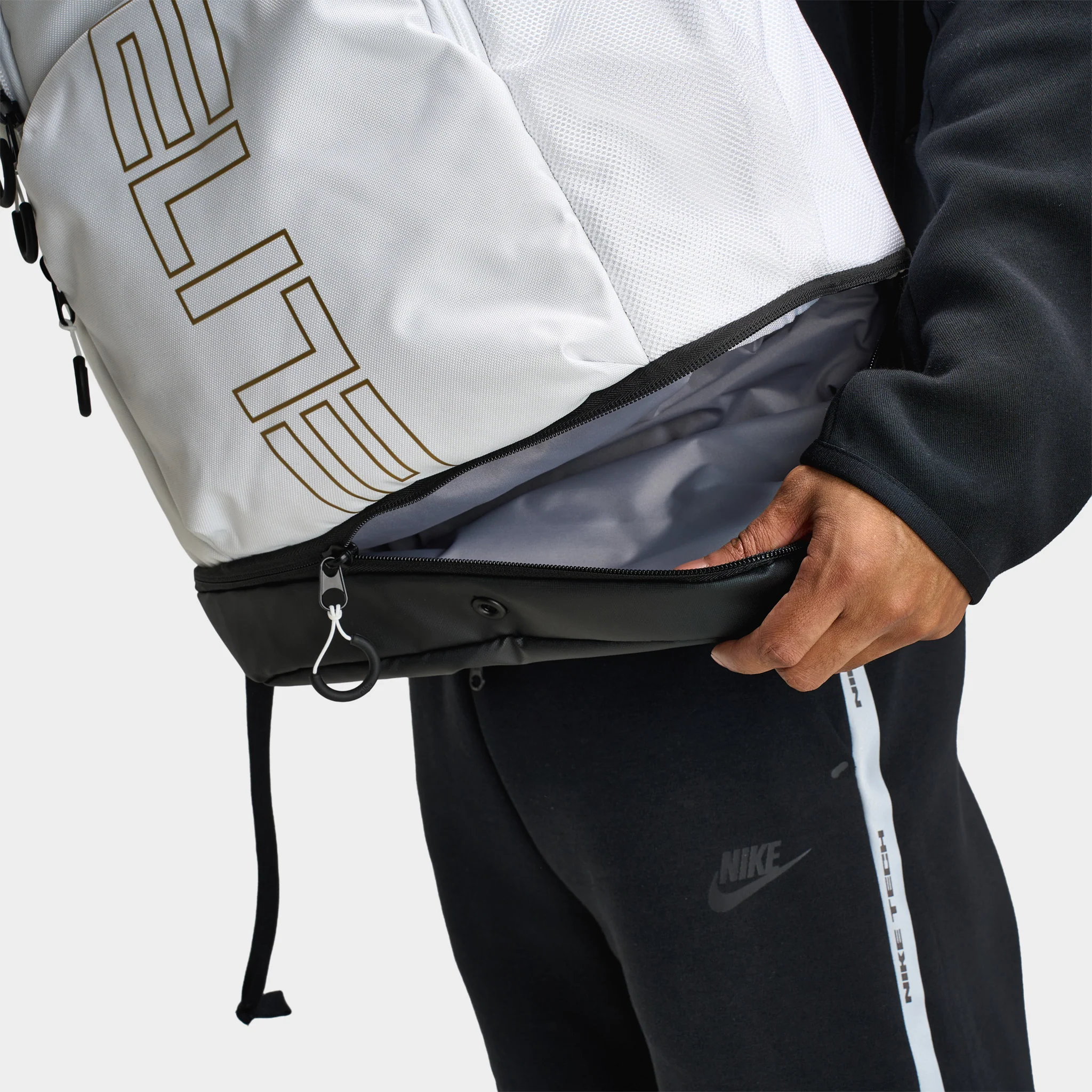 Nike Varsity Elite Backpack White / Black - Gold - Image 4
