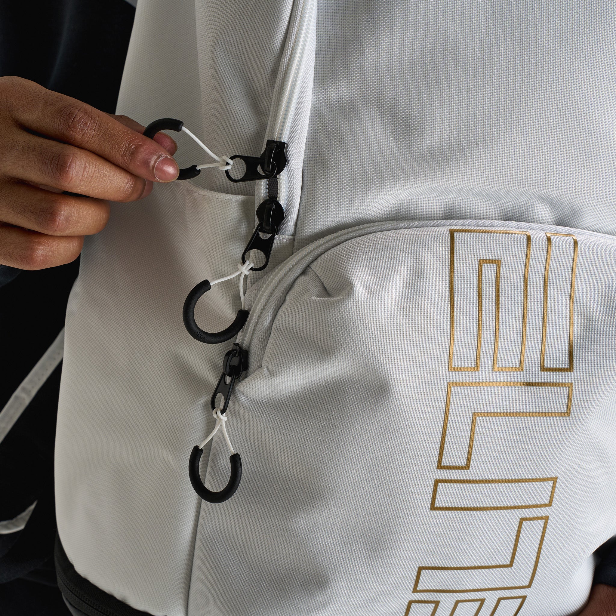 Nike Varsity Elite Backpack White / Black - Gold - Image 5