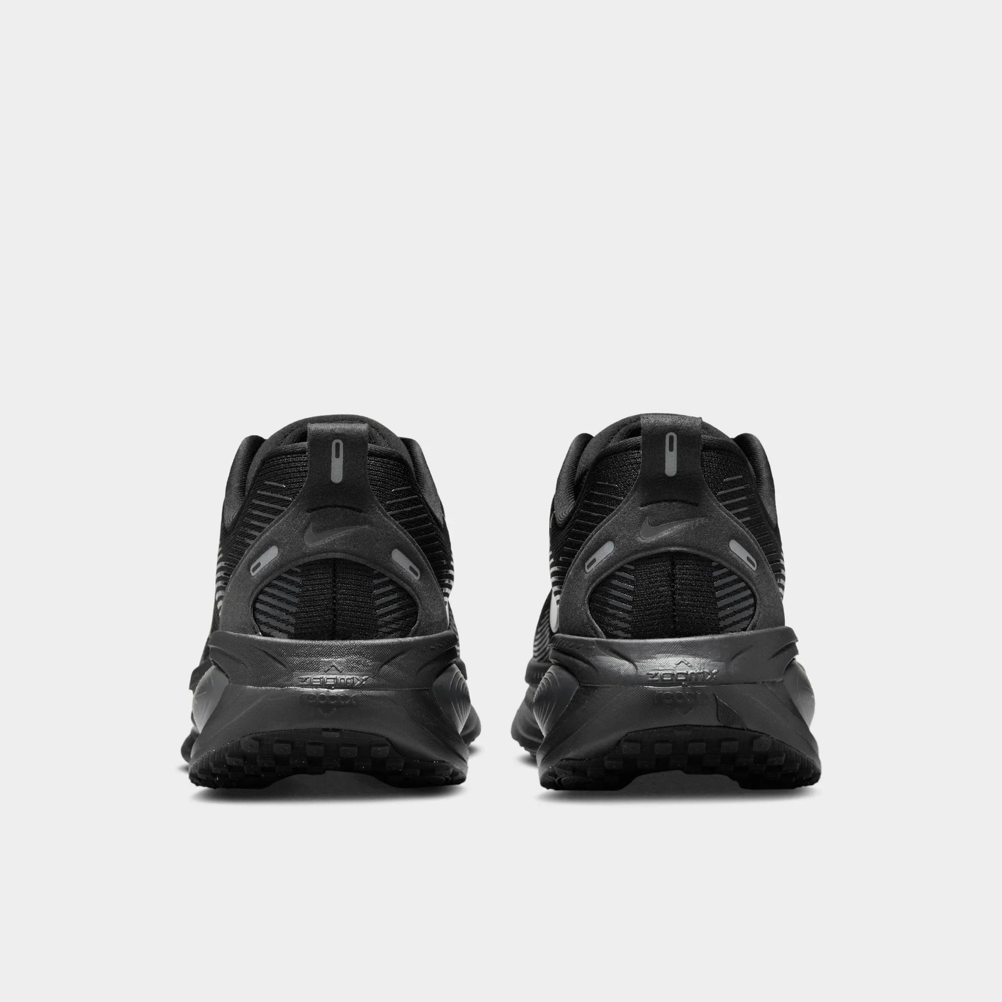 Nike Vomero 18 Black / Black - Dark Smoke Grey - Image 4