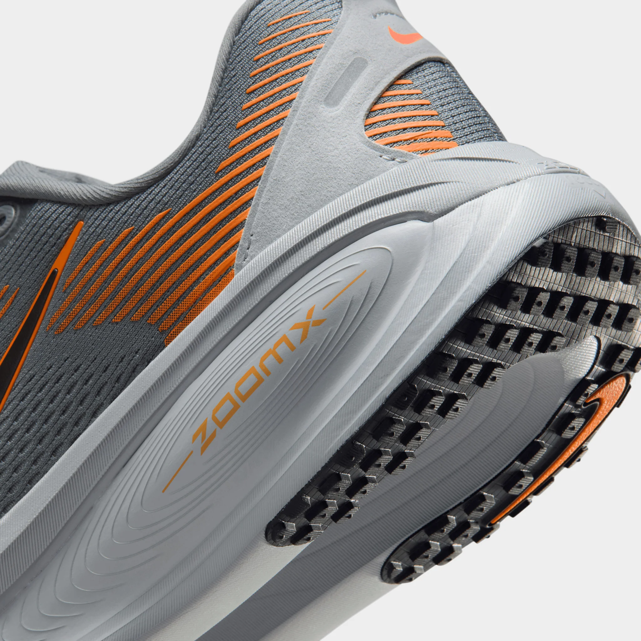 Nike Vomero 18 Cool Grey / Black - Image 4