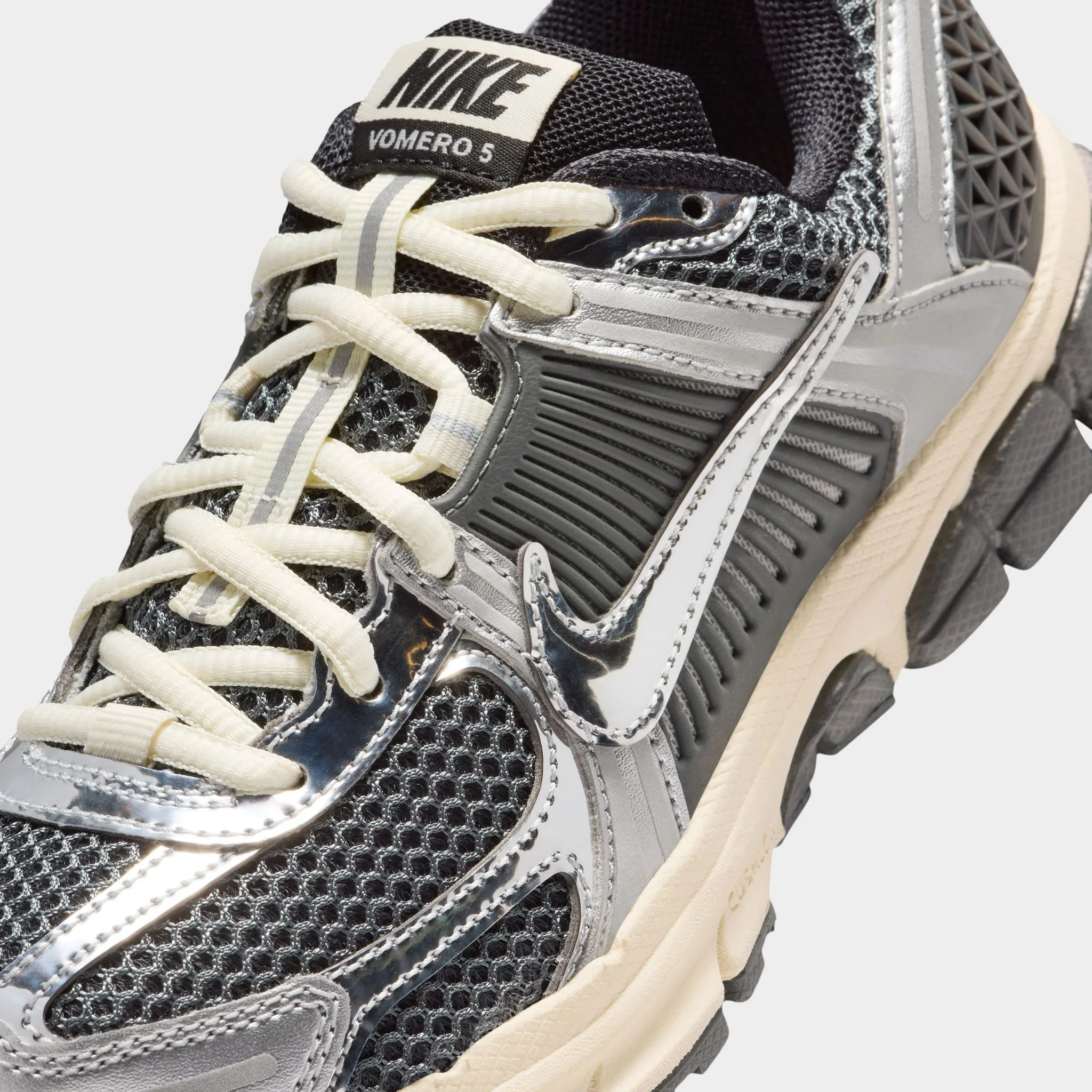 Nike Vomero 5 GS Iron Grey / Chrome - Metallic Silver - Image 3