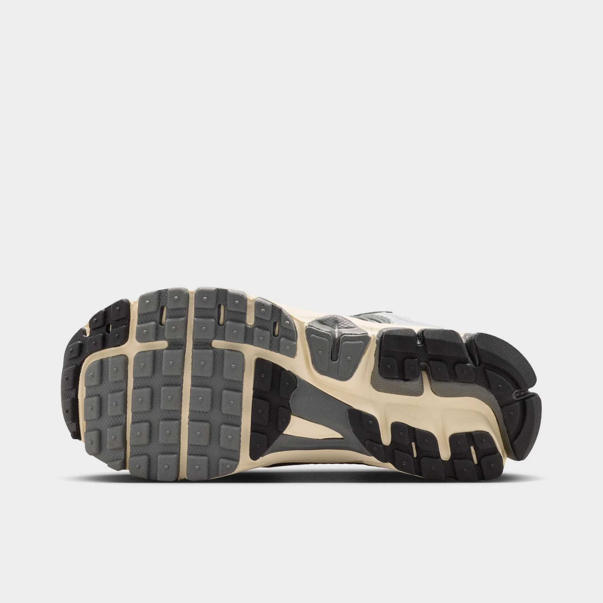 Nike Vomero 5 GS Iron Grey / Chrome - Metallic Silver - Image 8