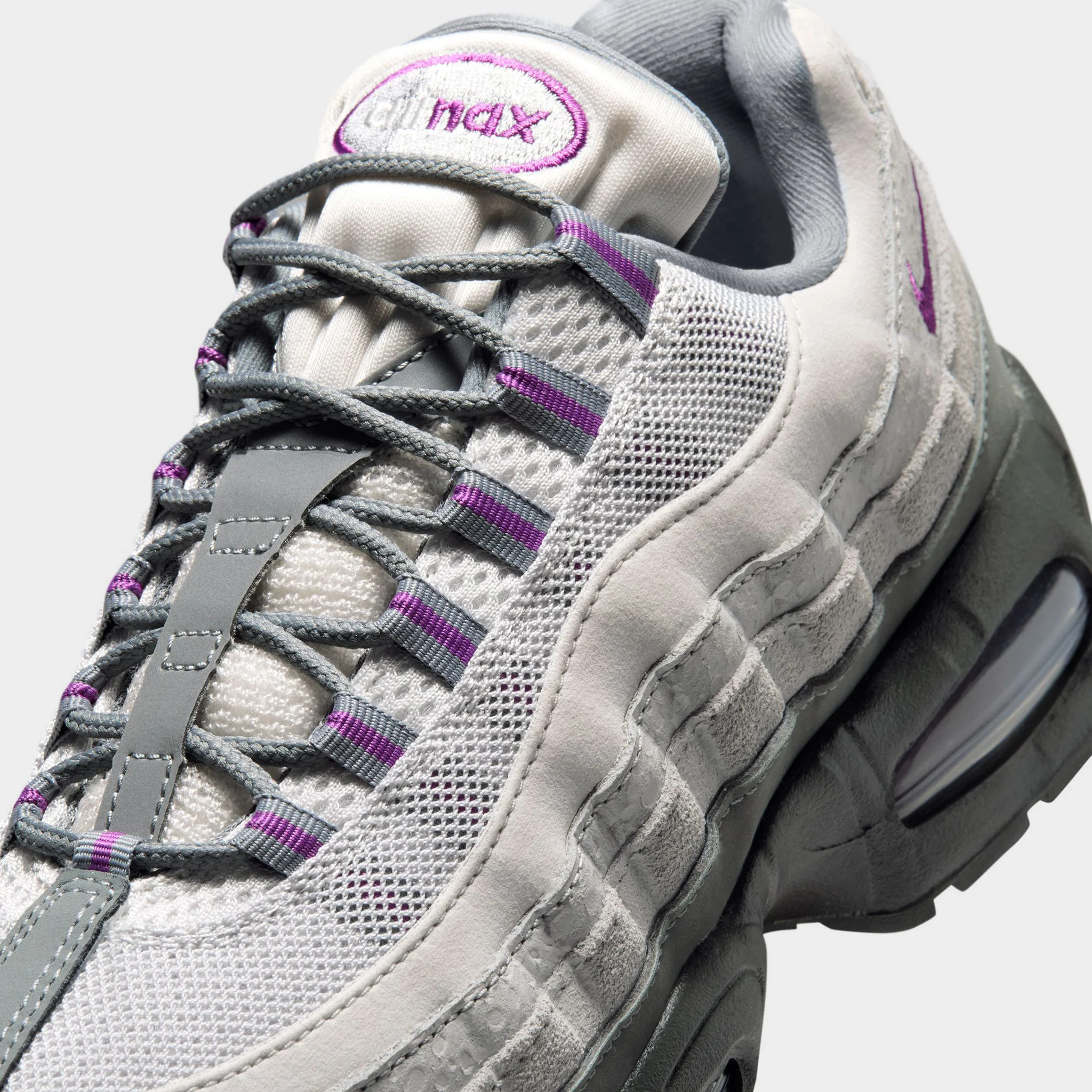 Nike Women's Air Max 95 Cool Grey / Bold Berry - Light Smoke Grey - Image 3