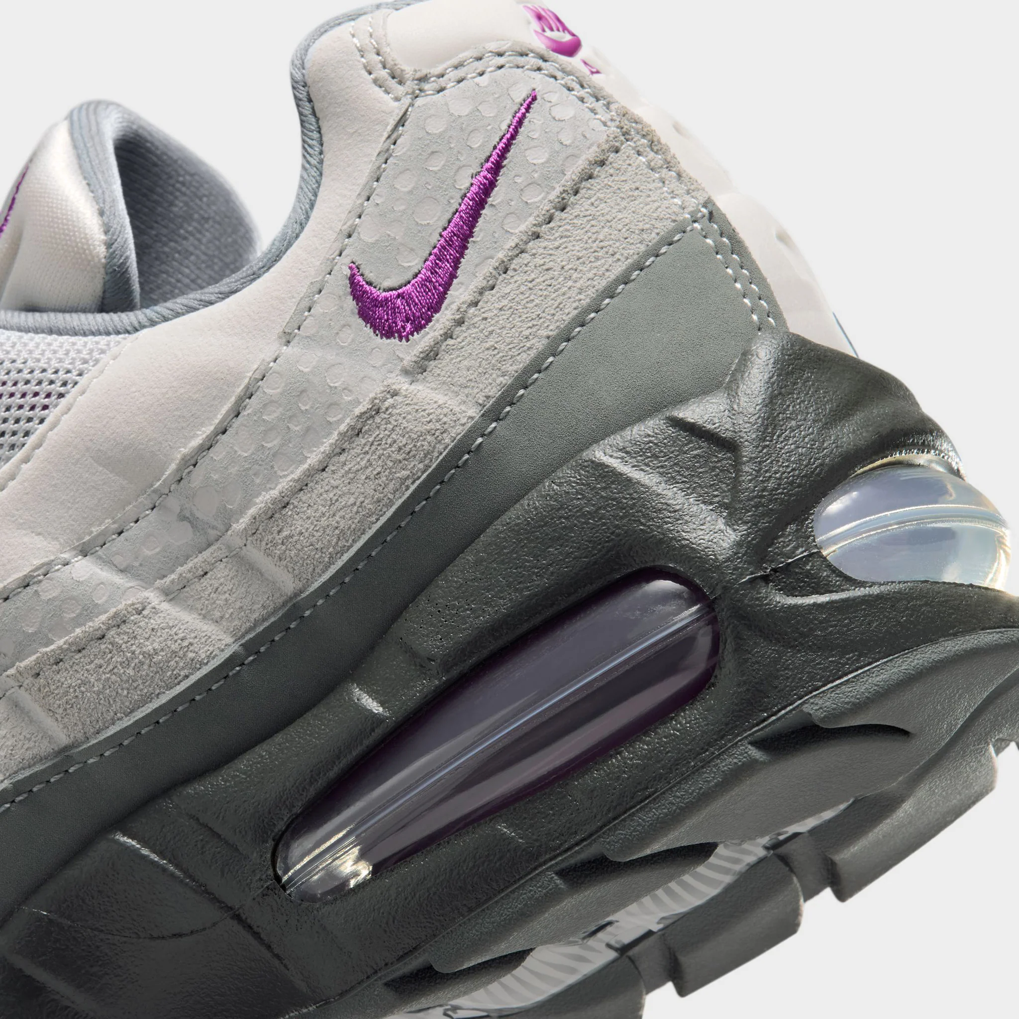 Nike Women's Air Max 95 Cool Grey / Bold Berry - Light Smoke Grey - Image 4