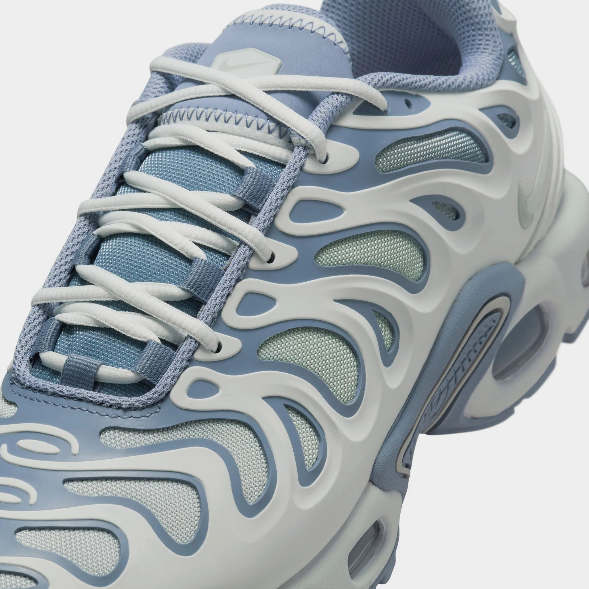 Nike Women's Air Max Plus Drift Summit White / Ashen Slate - Light Silver - Image 3