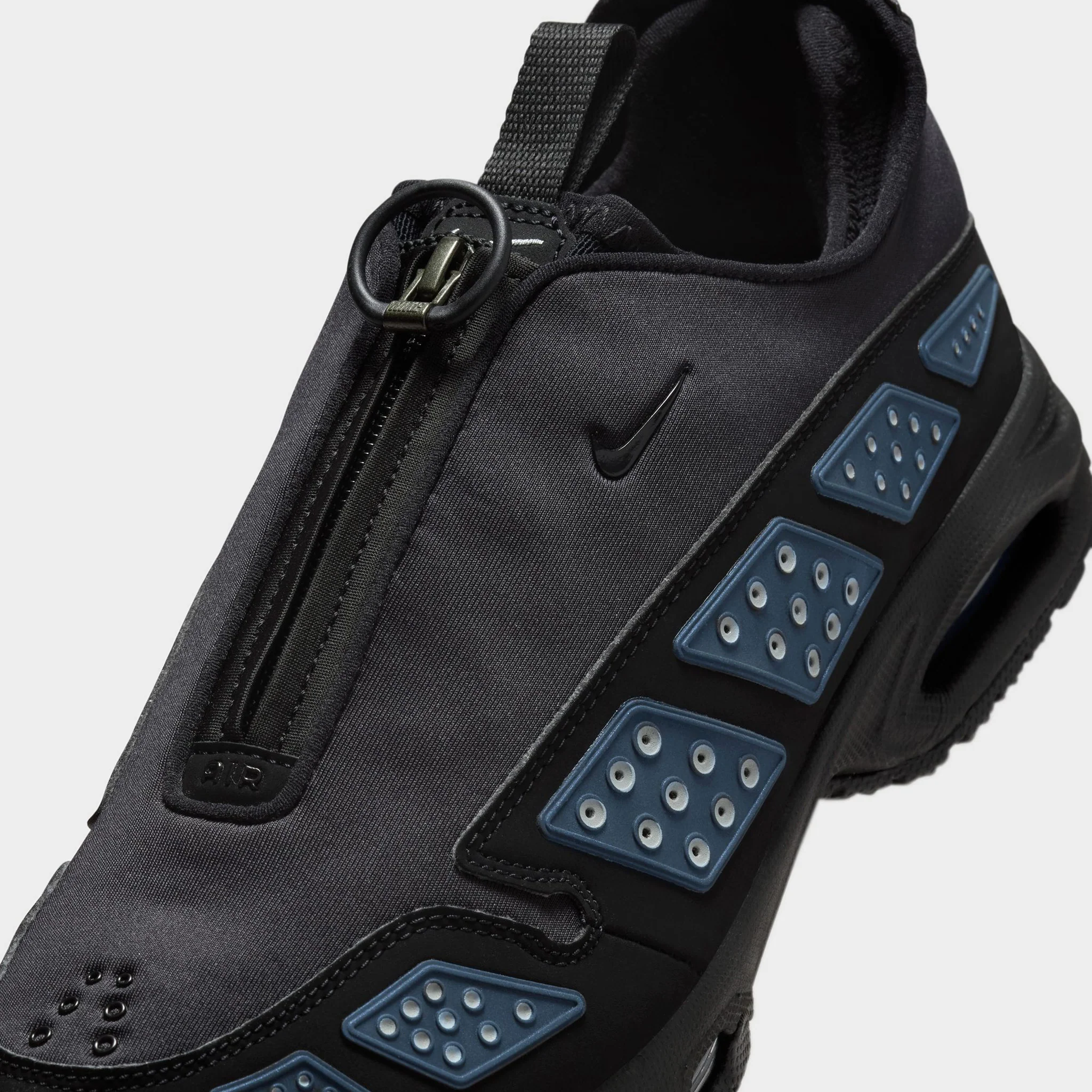 Nike Women's Air Max SNDR Black / Silver - Image 3