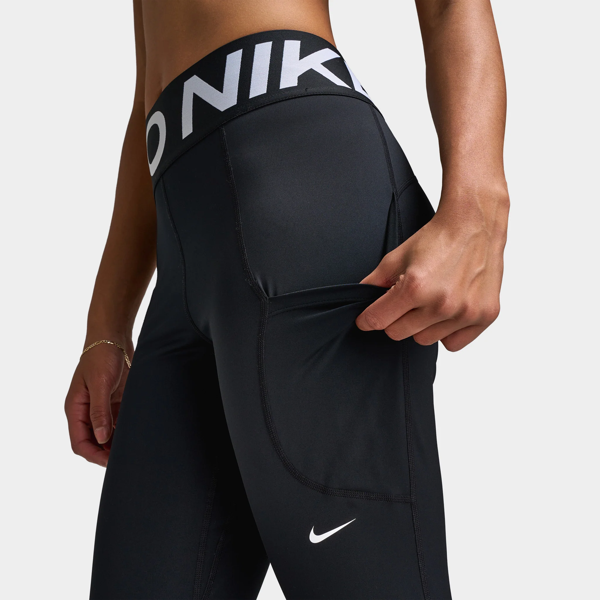 Nike Pro Sculpt Women's High-Waisted 7/8 Leggings with Pockets Black / White - Image 4