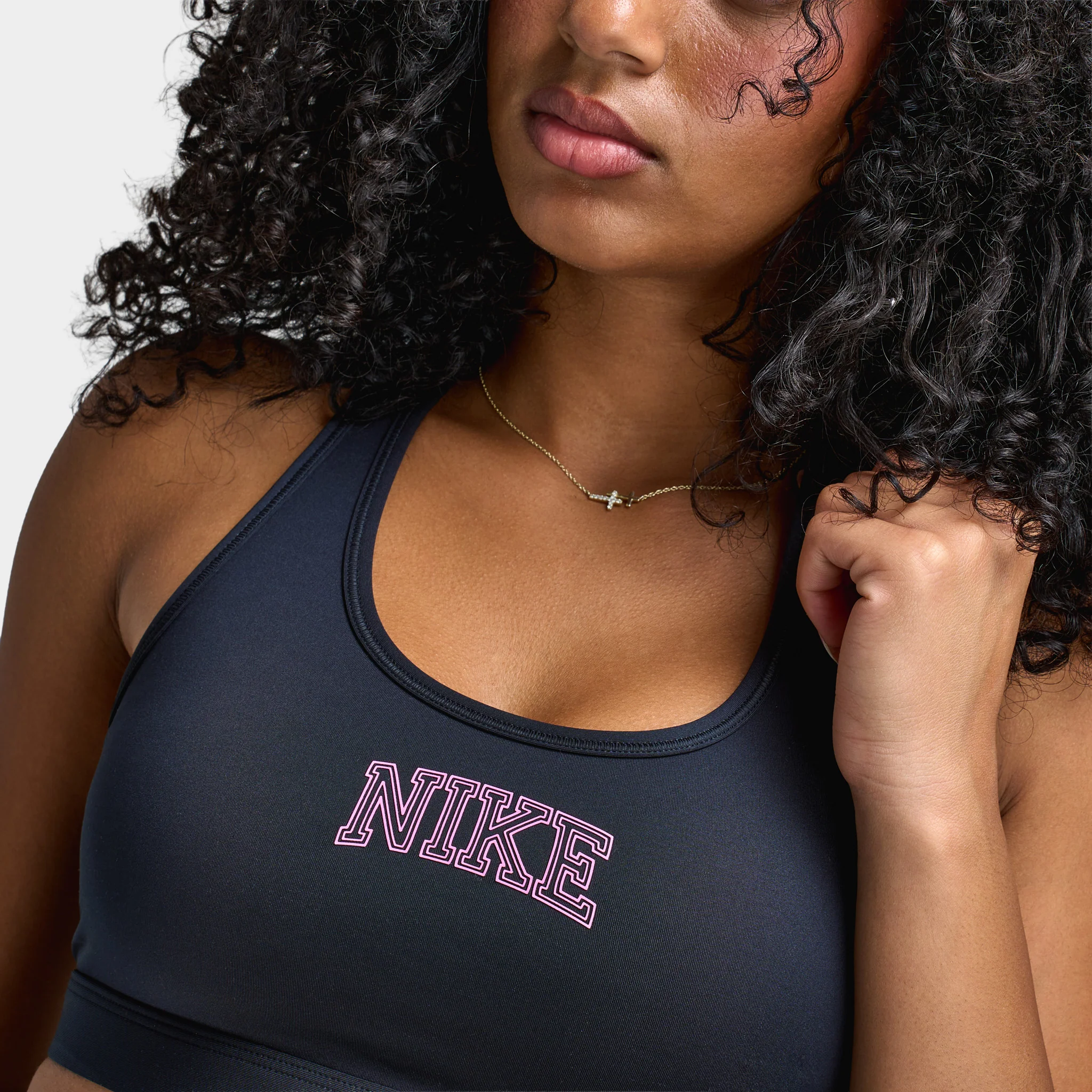 Nike Women's Swoosh Medium Sports Bra / Black - Image 4