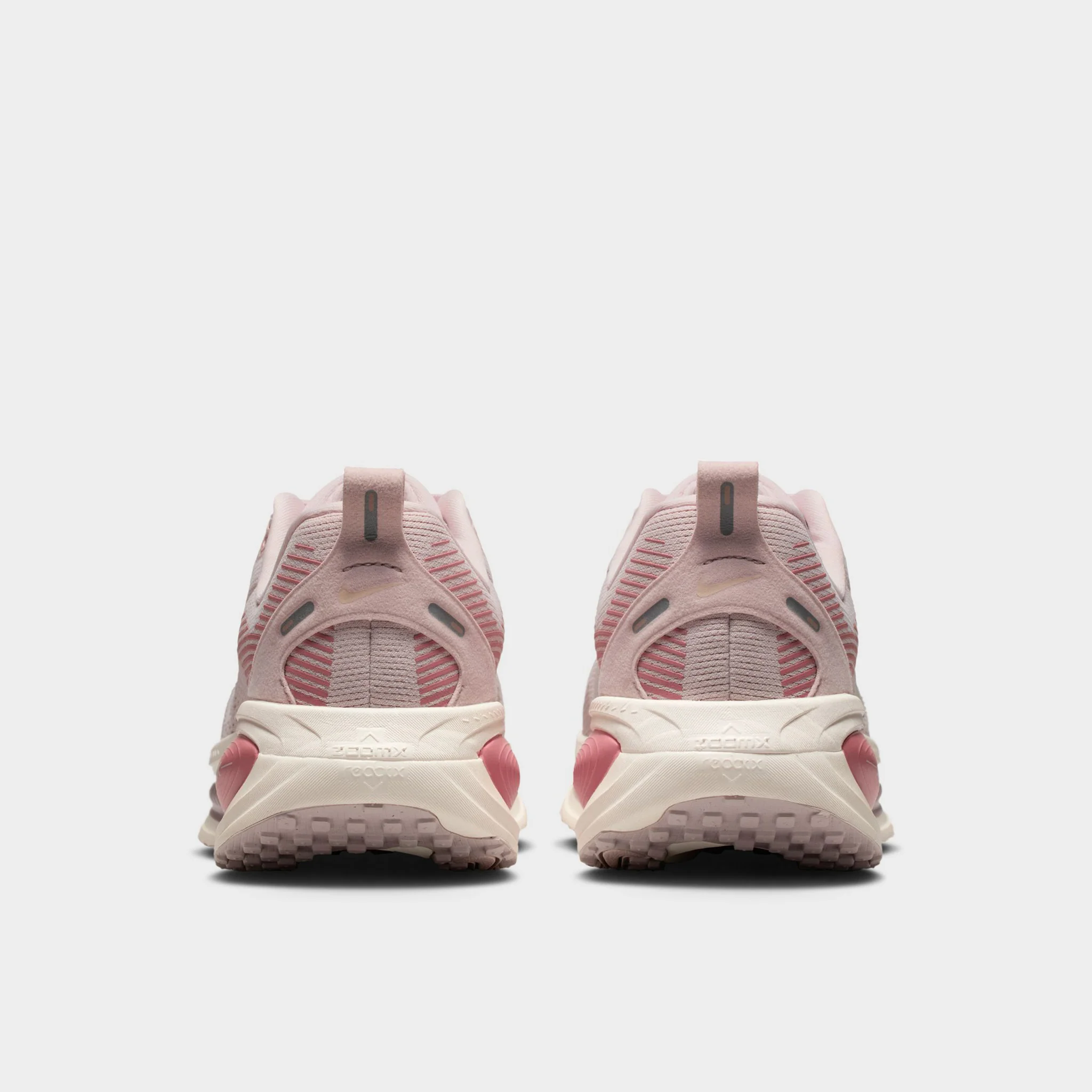 Nike Women's Vomero 18 Silt Red / Chalk - Red Stardust - Image 5