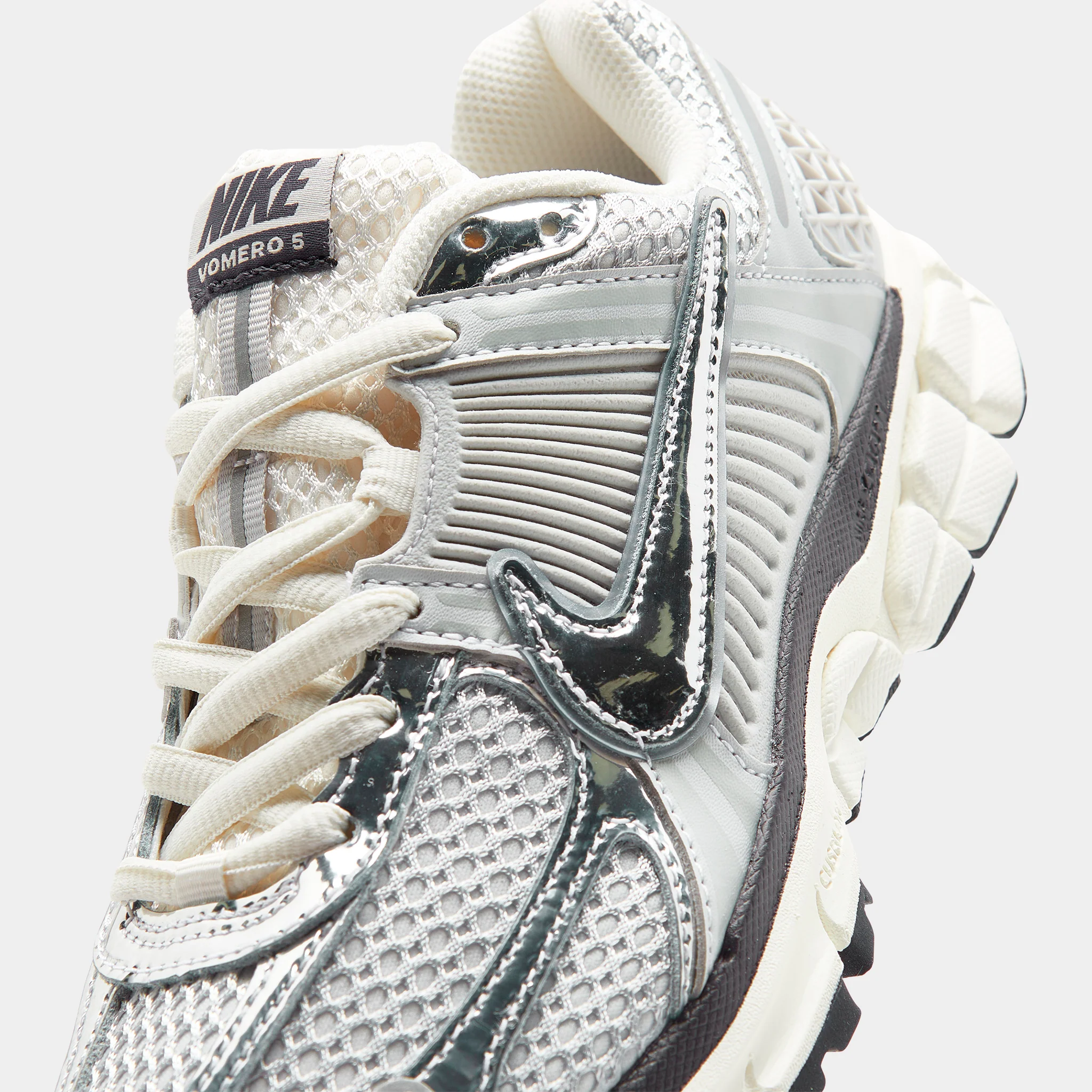 Nike Women's Zoom Vomero 5 Photon Dust / Chrome - Gridiron - Image 3