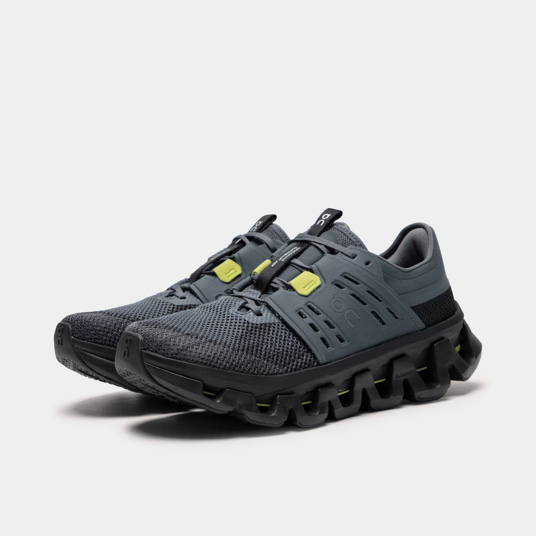 On Cloudswift Amp Navy / Black - Image 2