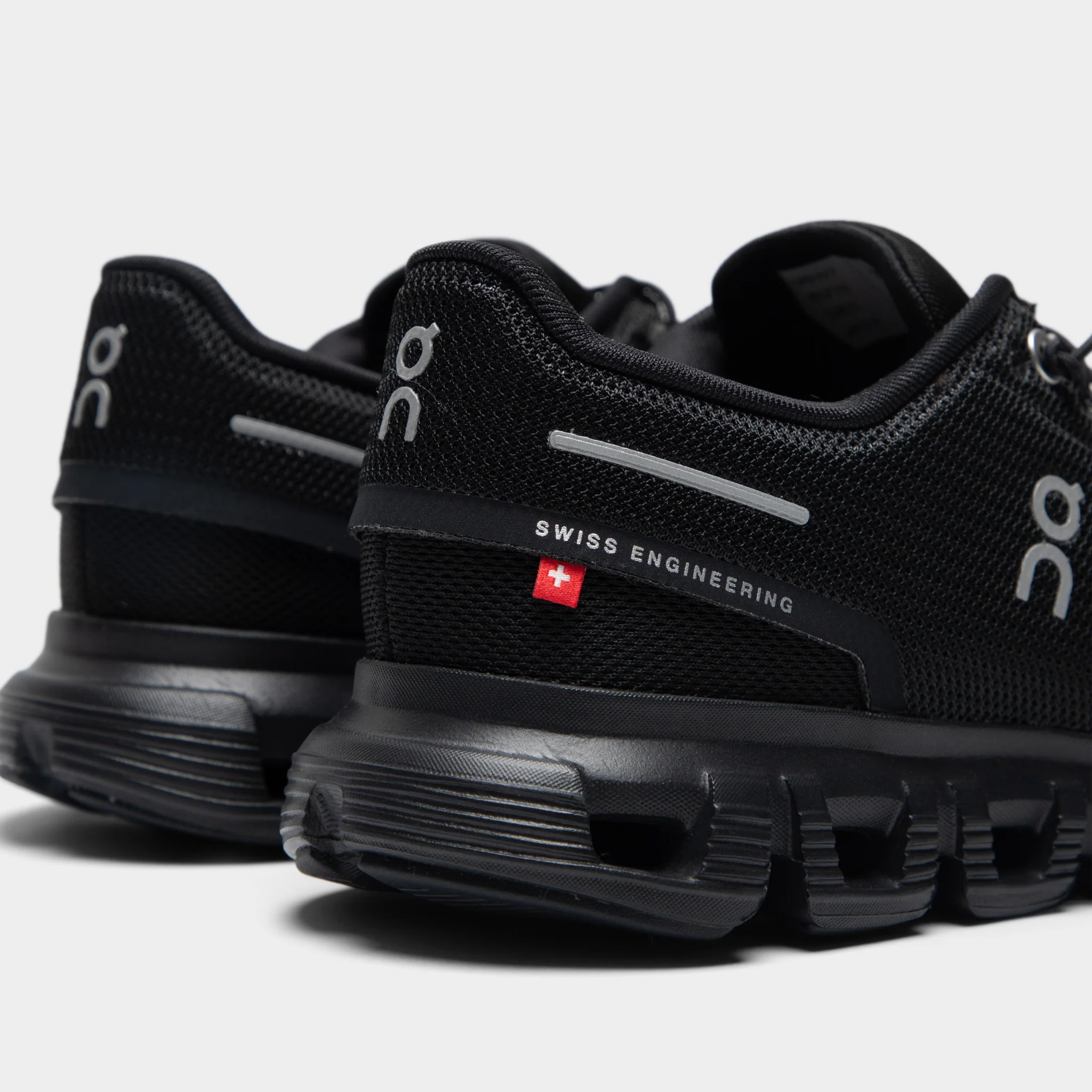 On Women's Cloud 6 Black / Black - Image 4