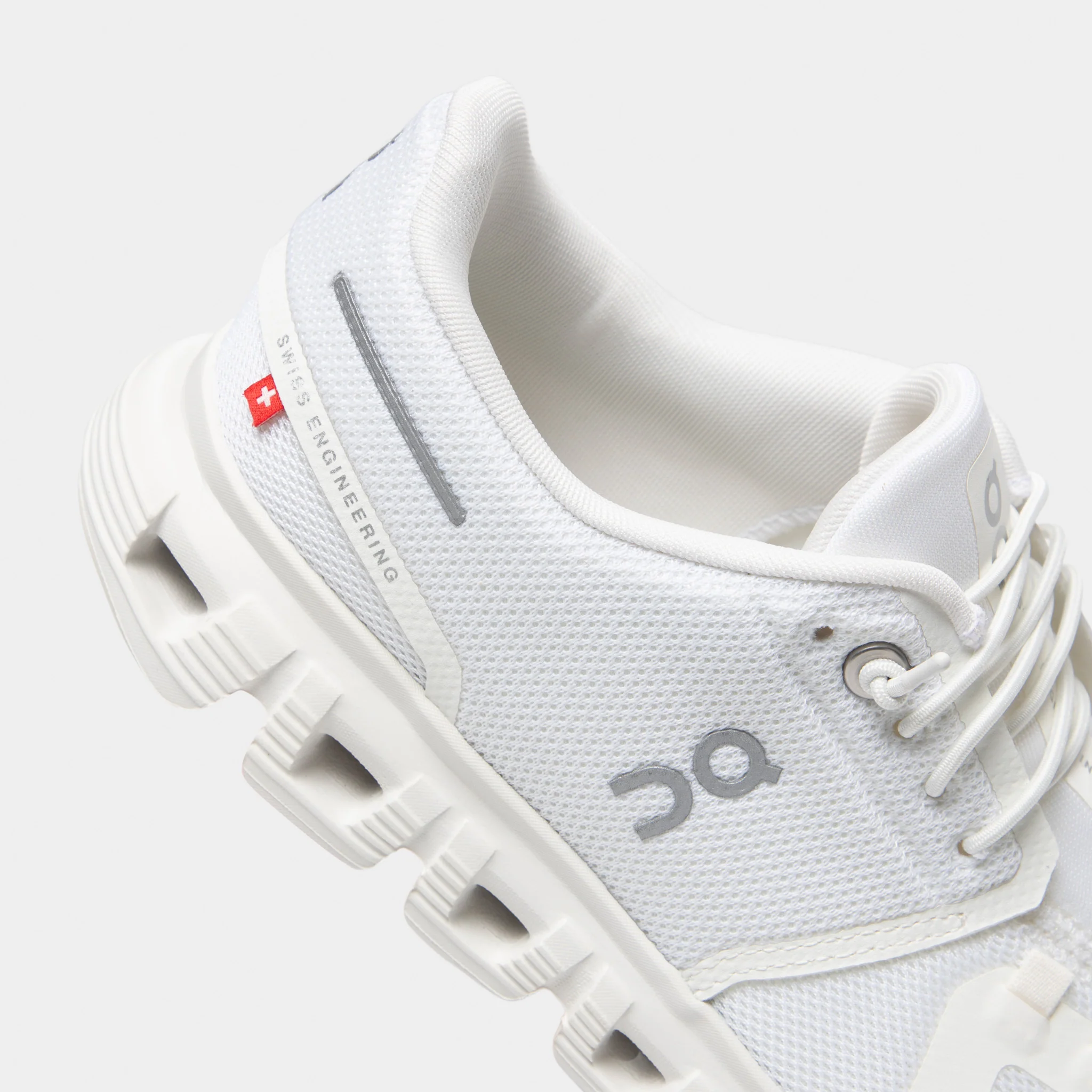 On Women's Cloud 6 White / White - Image 3