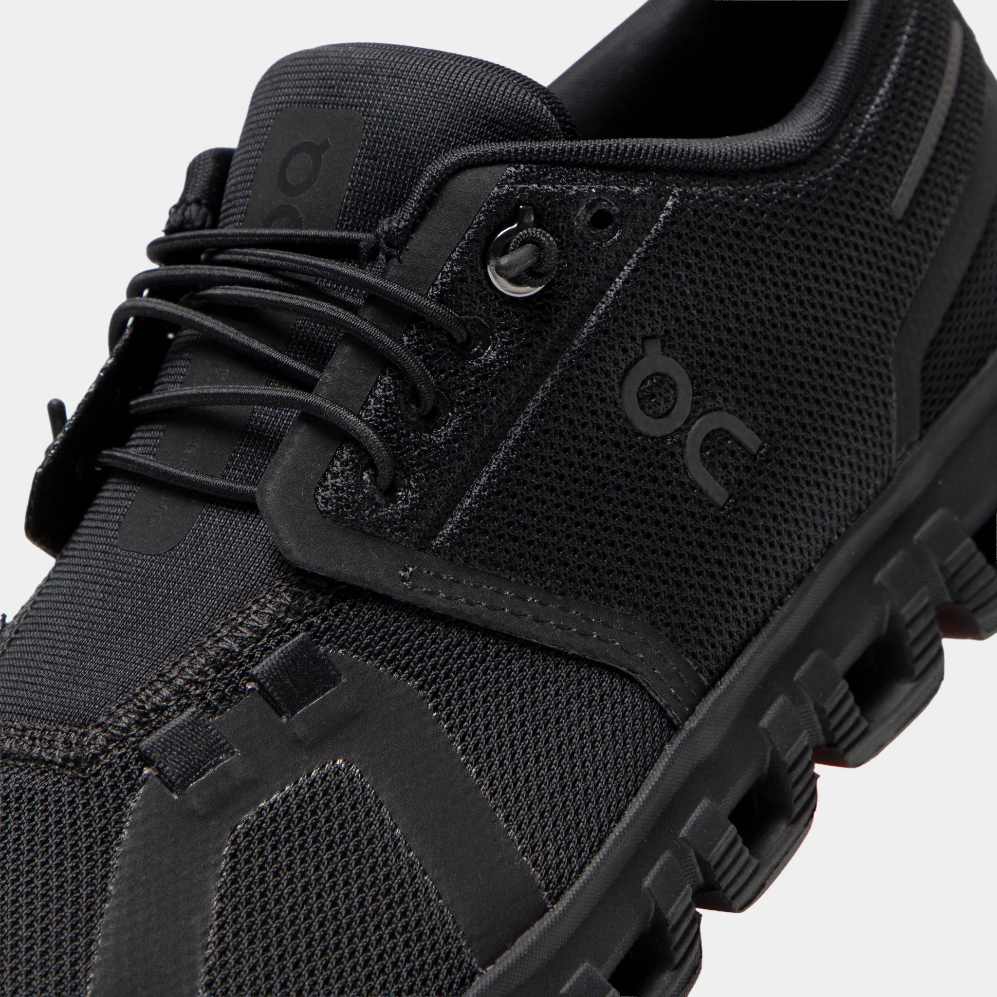 On Women's Cloud 6 Black / Eclipse - Image 3