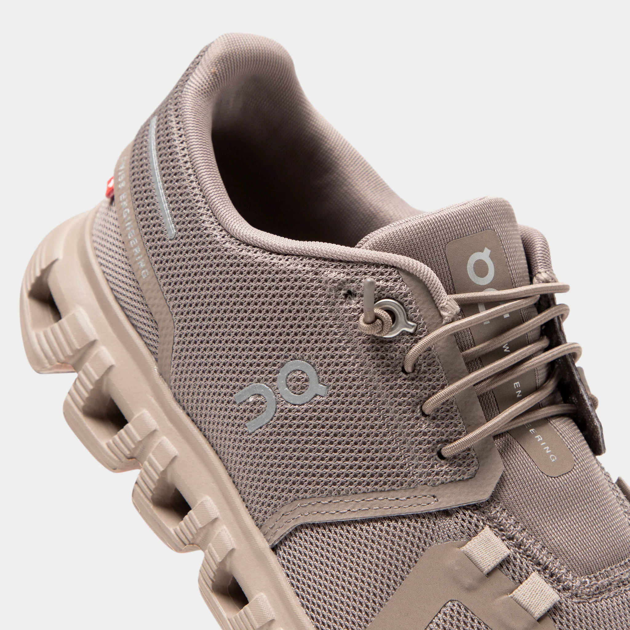 On Women's Cloud 6 Cinder / Fog - Image 3