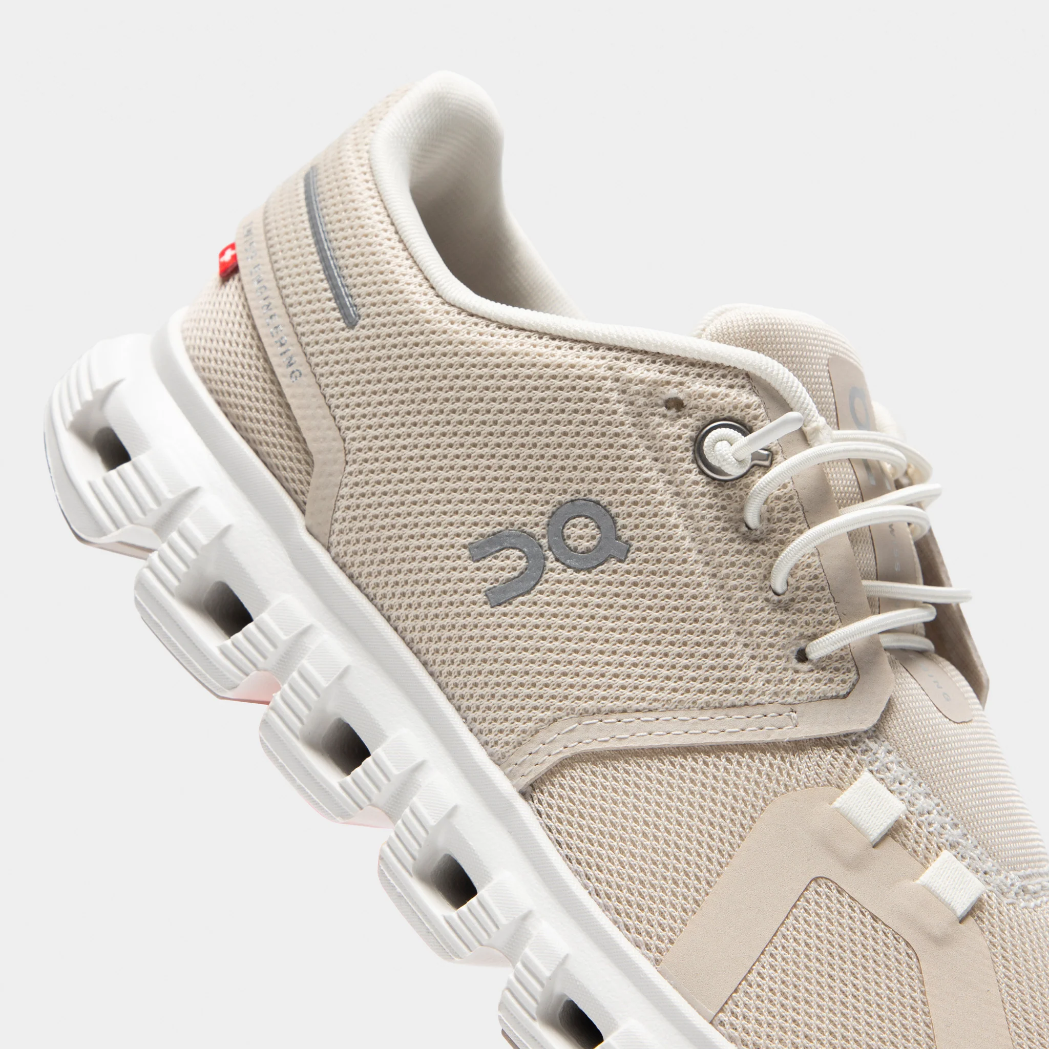 On Women's Cloud 6 Pearl / White - Image 3