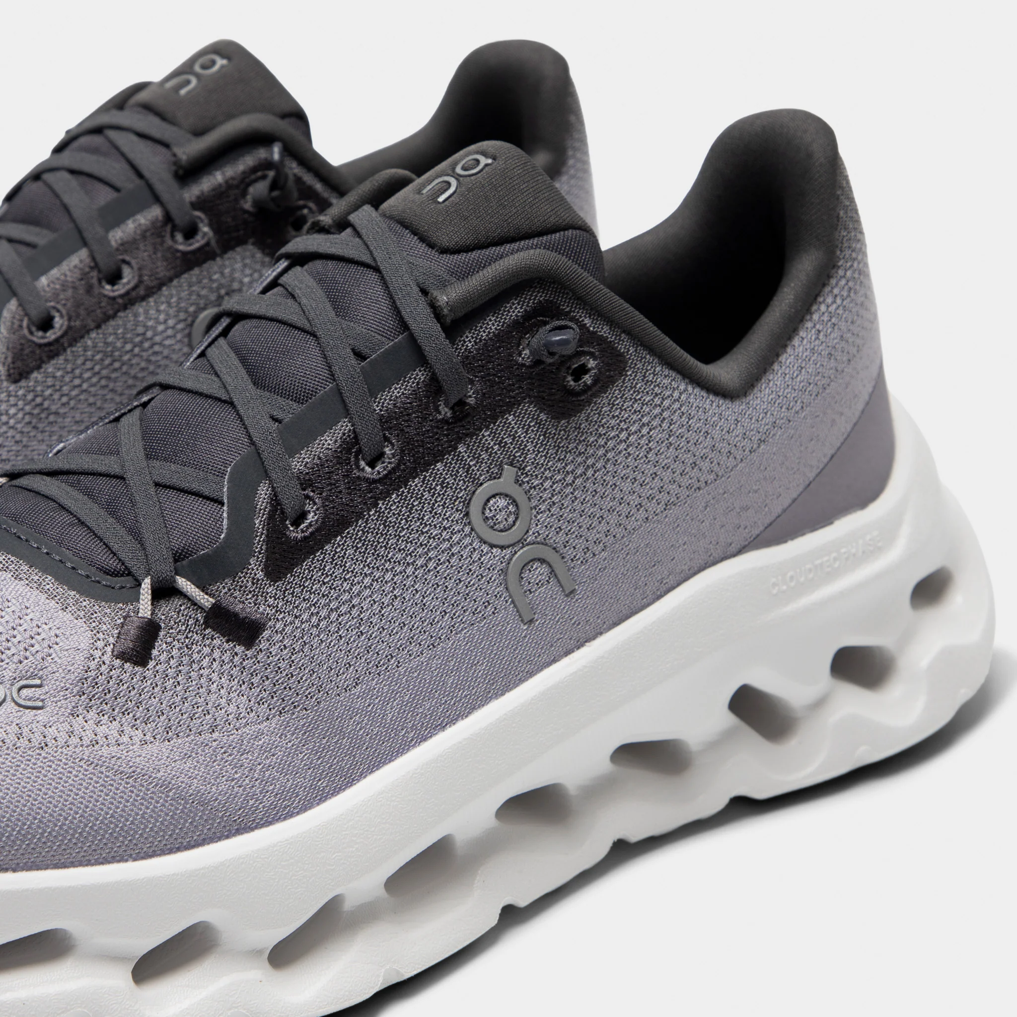 On Women's Cloud Tilt Eclipse / Lilac - Image 3