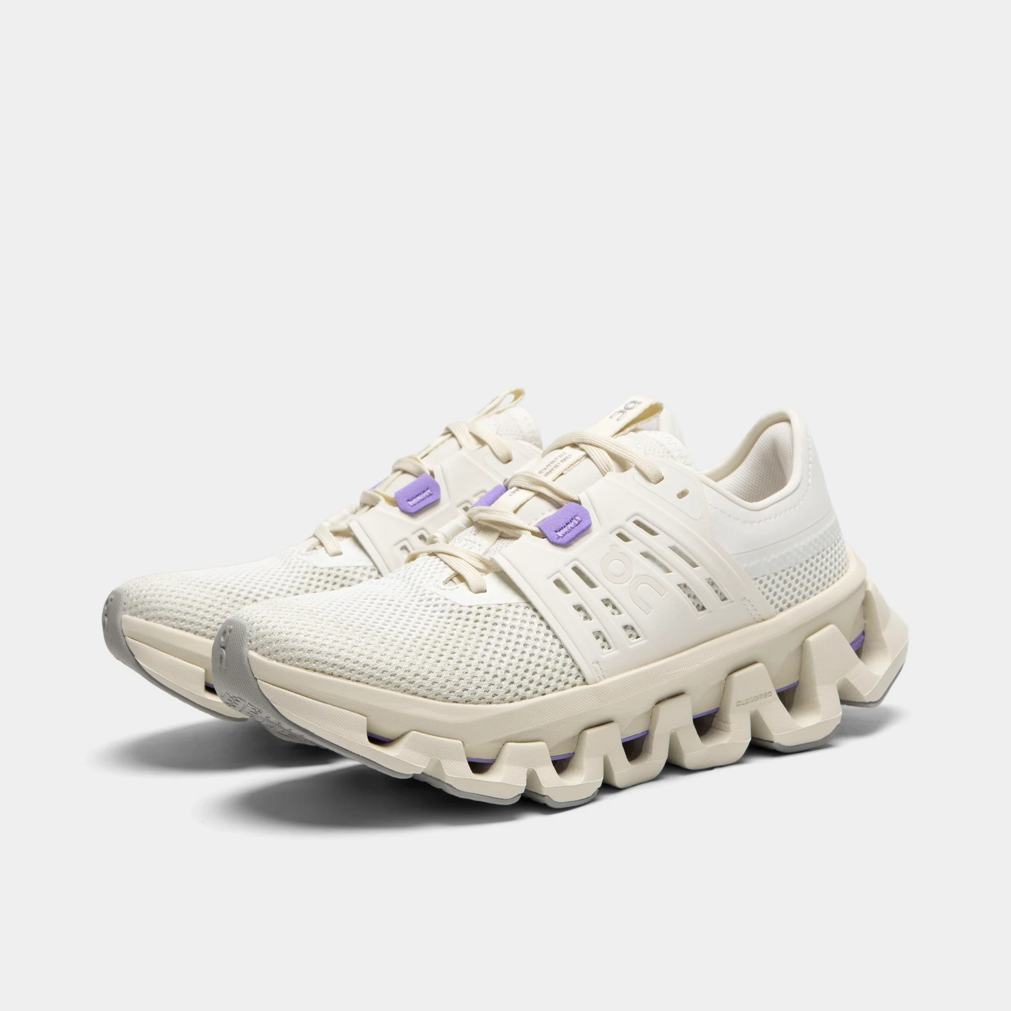 On Women's Cloudswift Amp Ivory / Ghost - Image 2