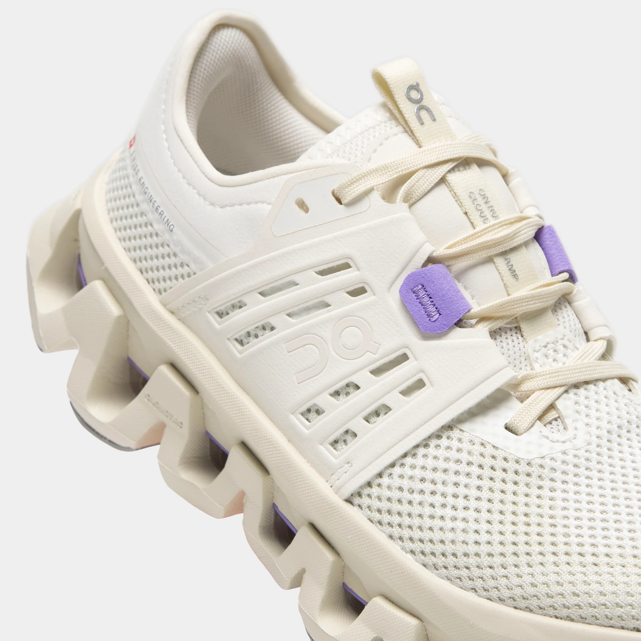 On Women's Cloudswift Amp Ivory / Ghost - Image 3