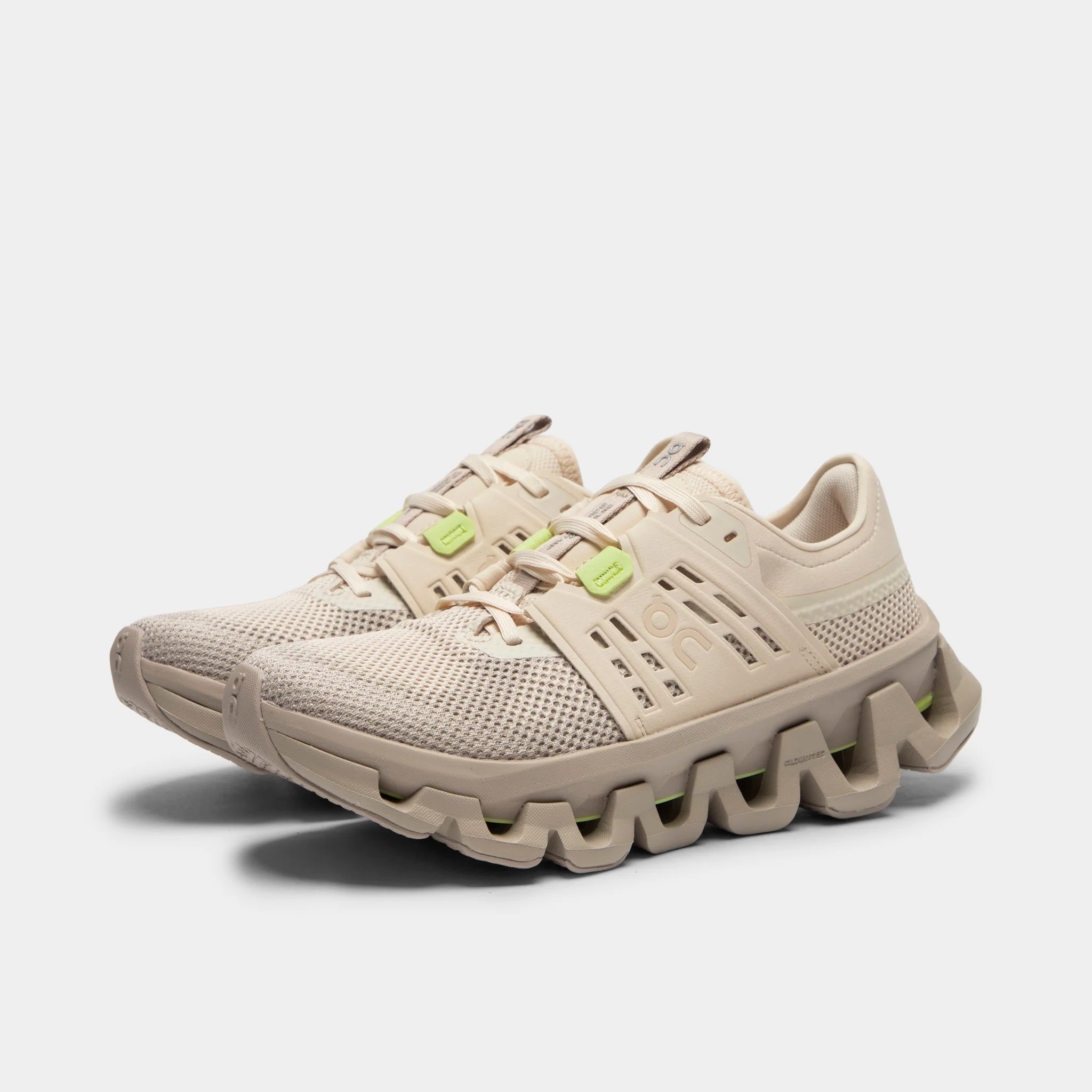 On Women's Cloudswift Amp Sand / Desert - Image 2