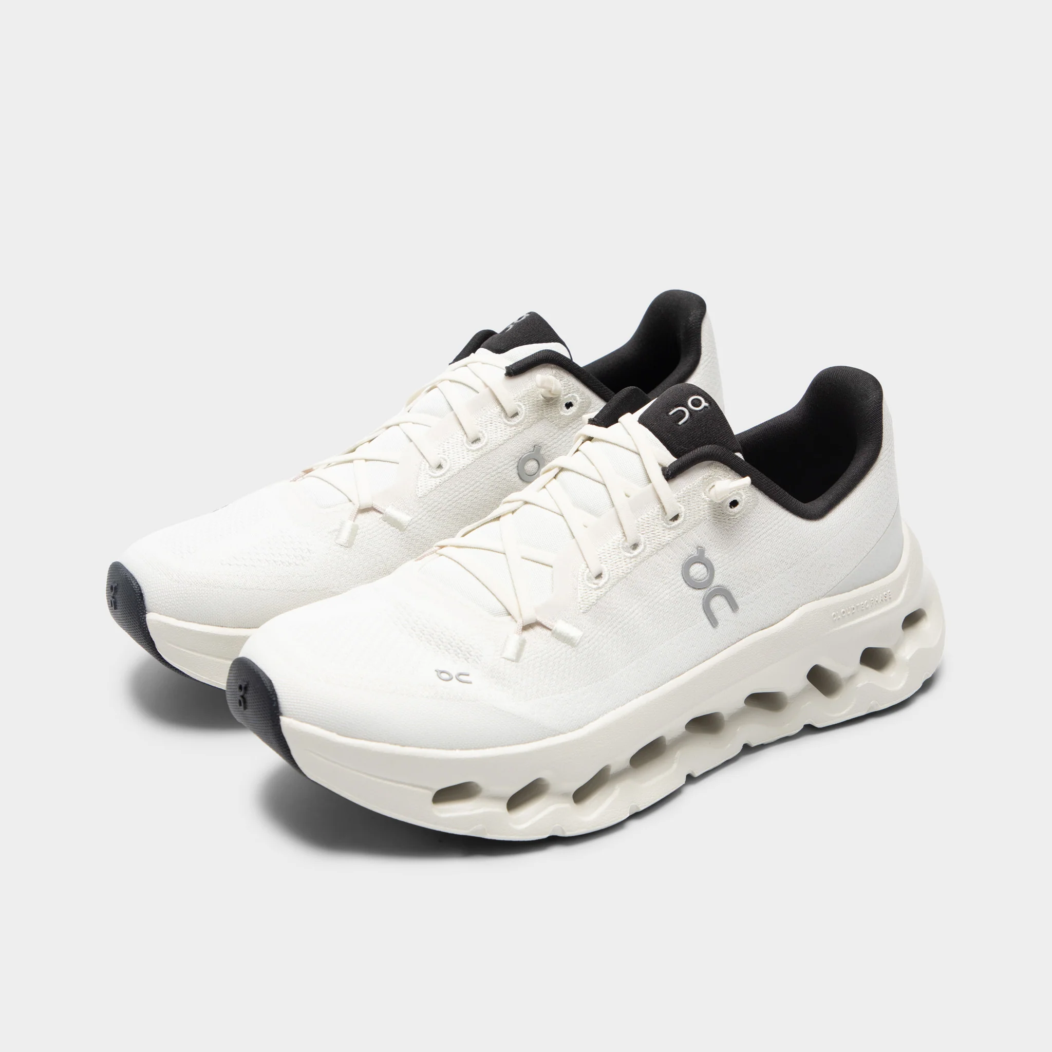 On Women's Cloudtilt Pearl / Ice - Image 2