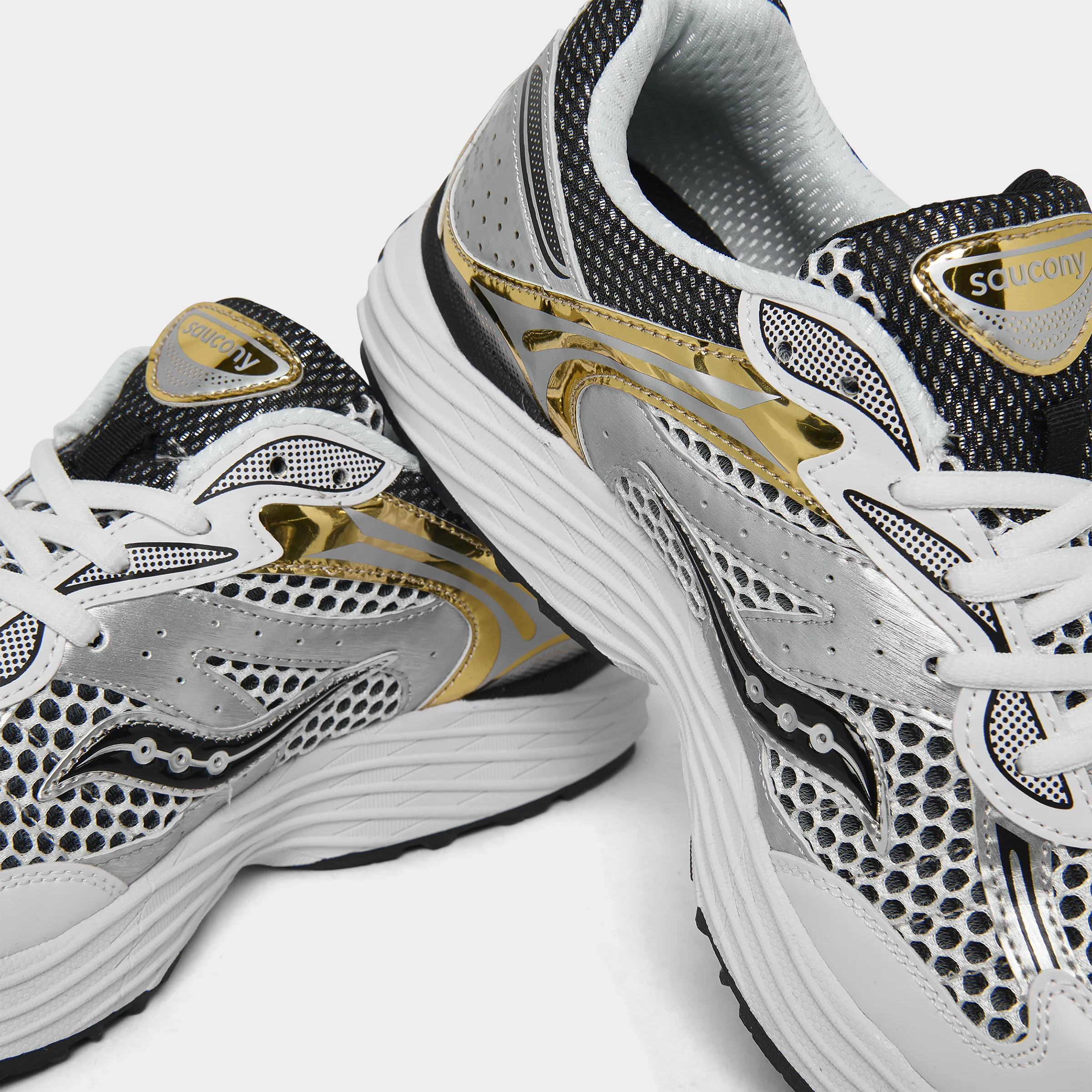 Saucony Juniors' Omni 9 White / Gold - Silver - Image 3