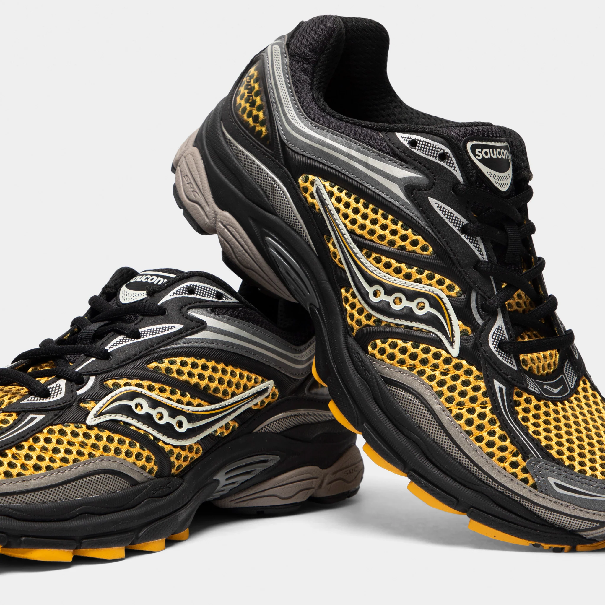 Saucony ProGrid Omni 9 Black / Gold - Image 3