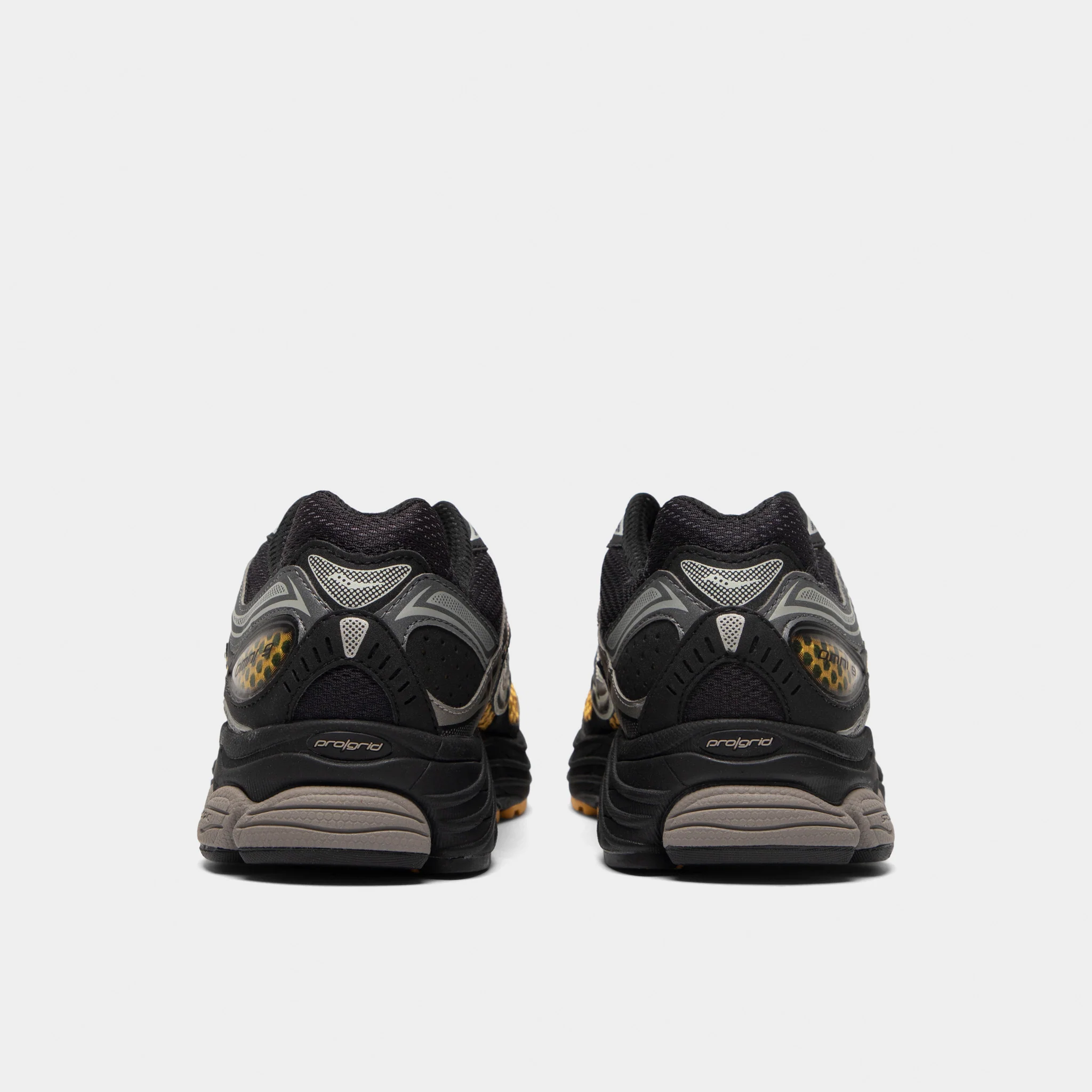 Saucony ProGrid Omni 9 Black / Gold - Image 4