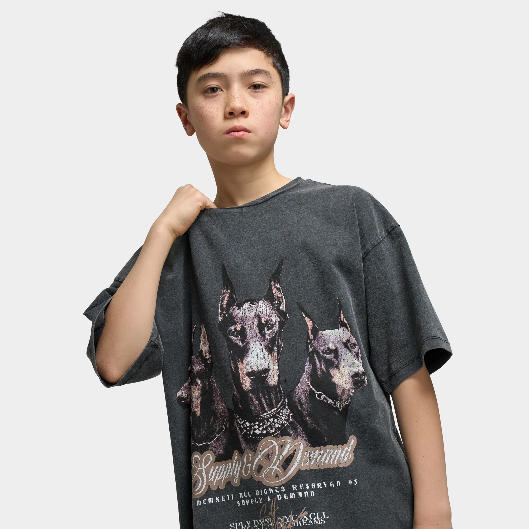 Supply & Demand Juniors' Brooke T-Shirt / Black - Image 4