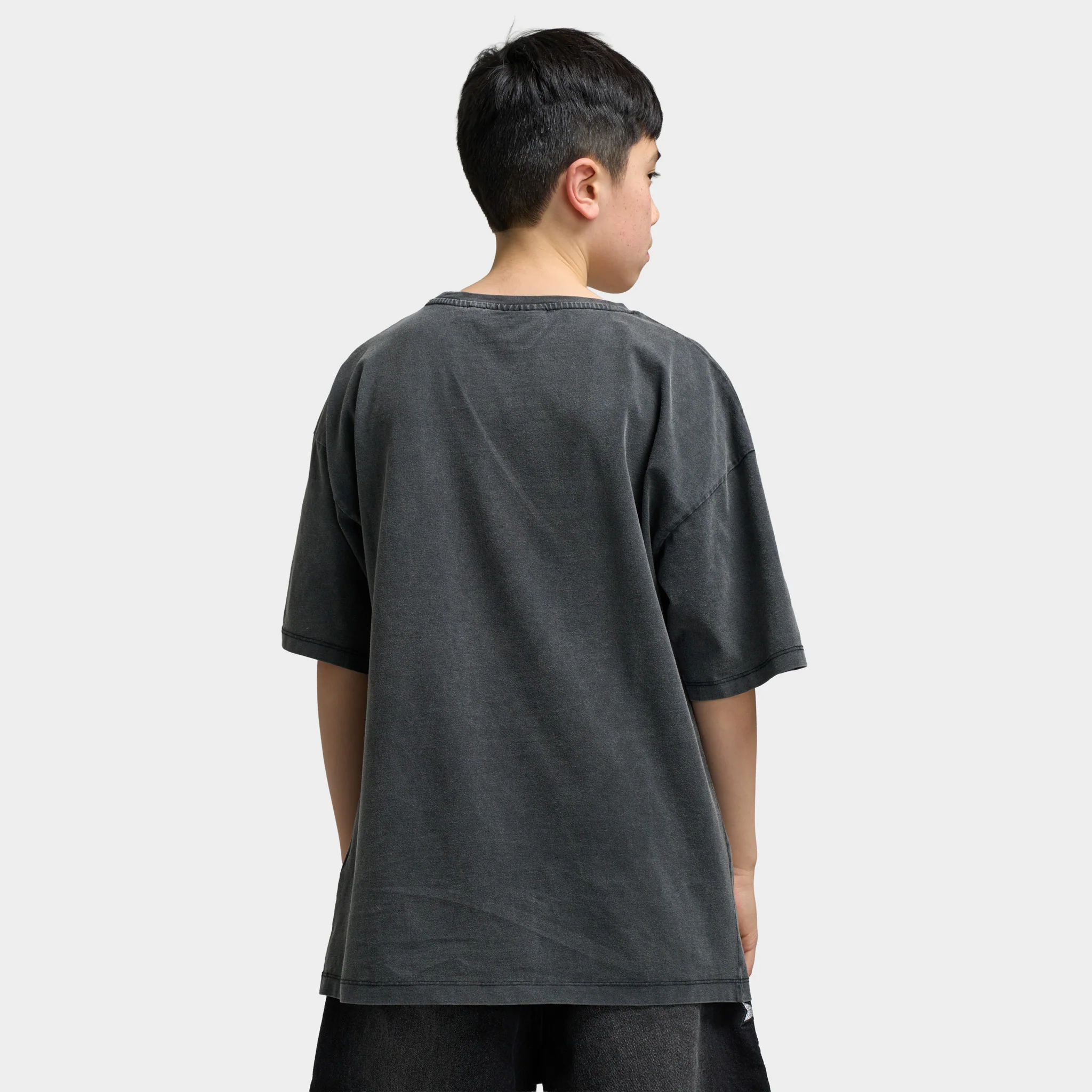 Supply & Demand Juniors' Brooke T-Shirt / Black - Image 5