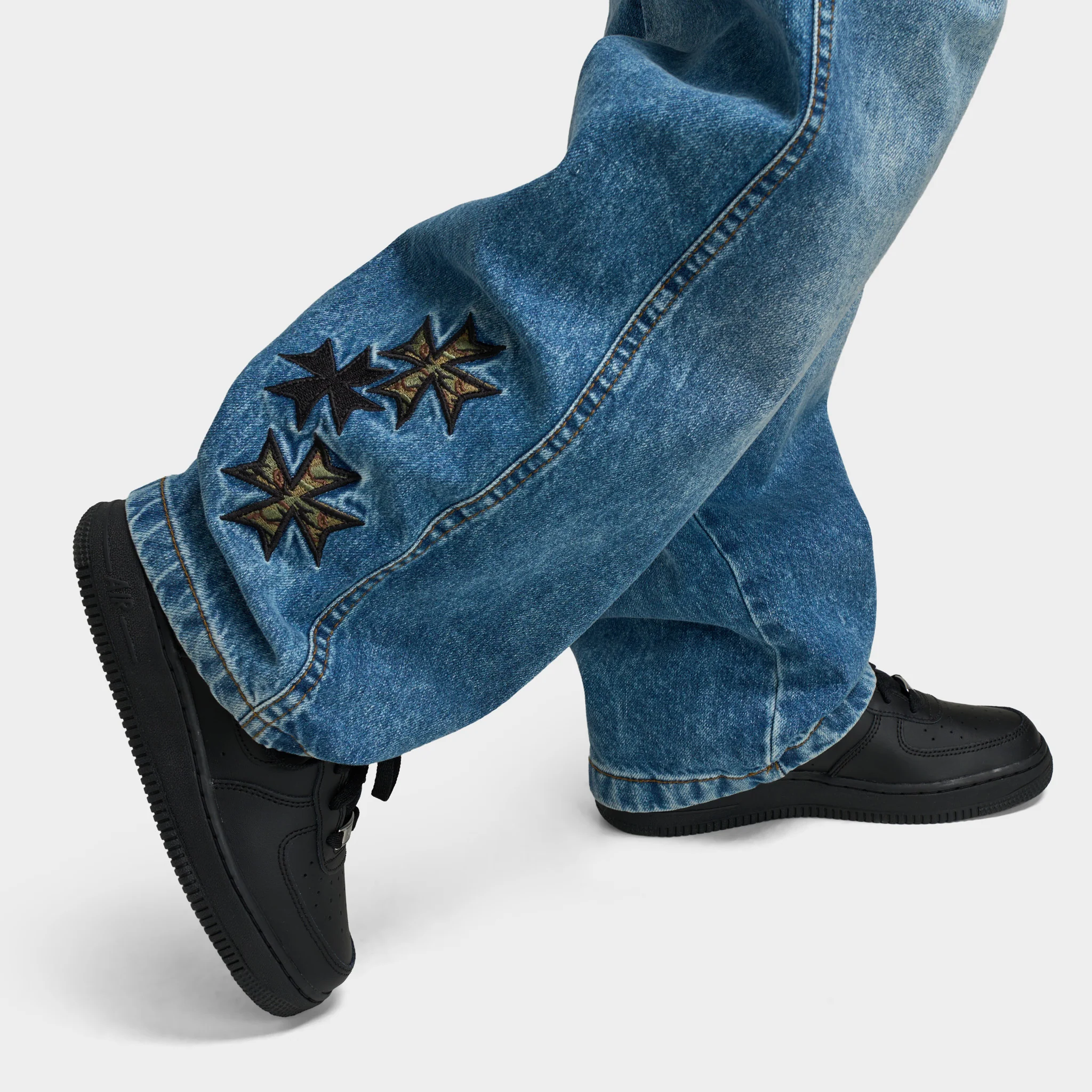 Supply & Demand Juniors' Slate Jeans / Stone Wash - Image 3