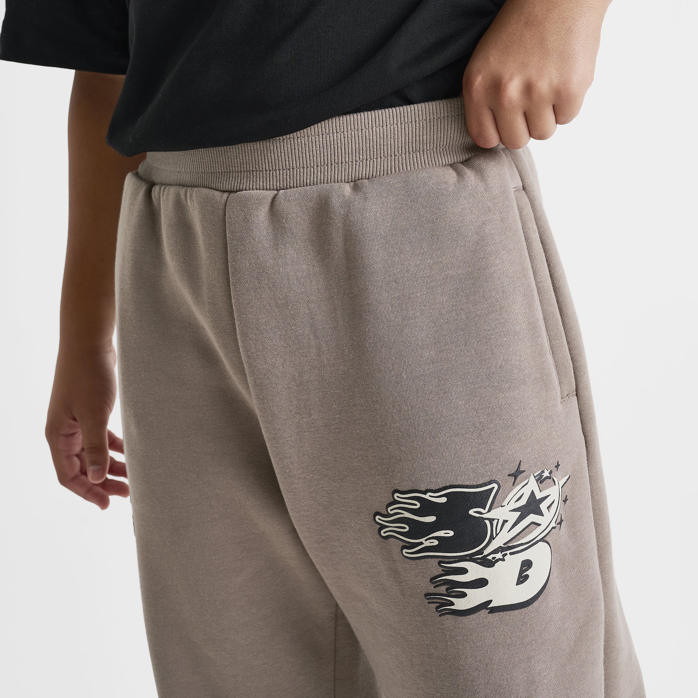 Supply & Demand Juniors' Urban Open Hem Pants / Driftwood - Image 4