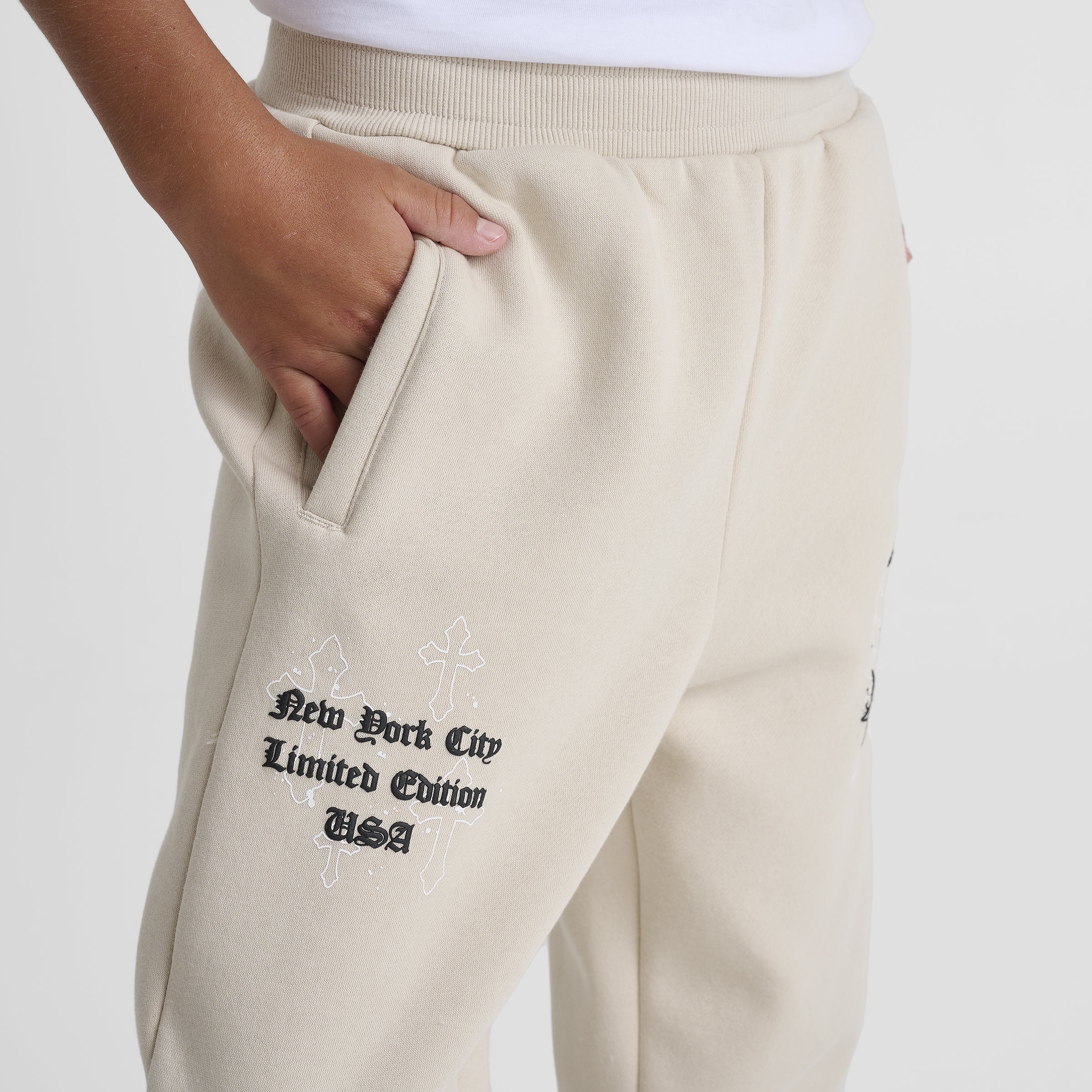 Supply & Demand Juniors' Vito Pants / Ancient Scroll - Image 5