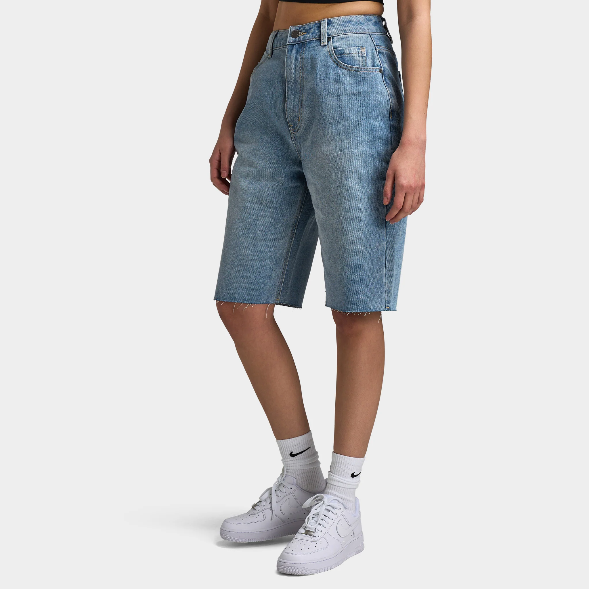 Supply & Demand Womens' Bleek Denim Shorts / Light Wash Denim - Image 4