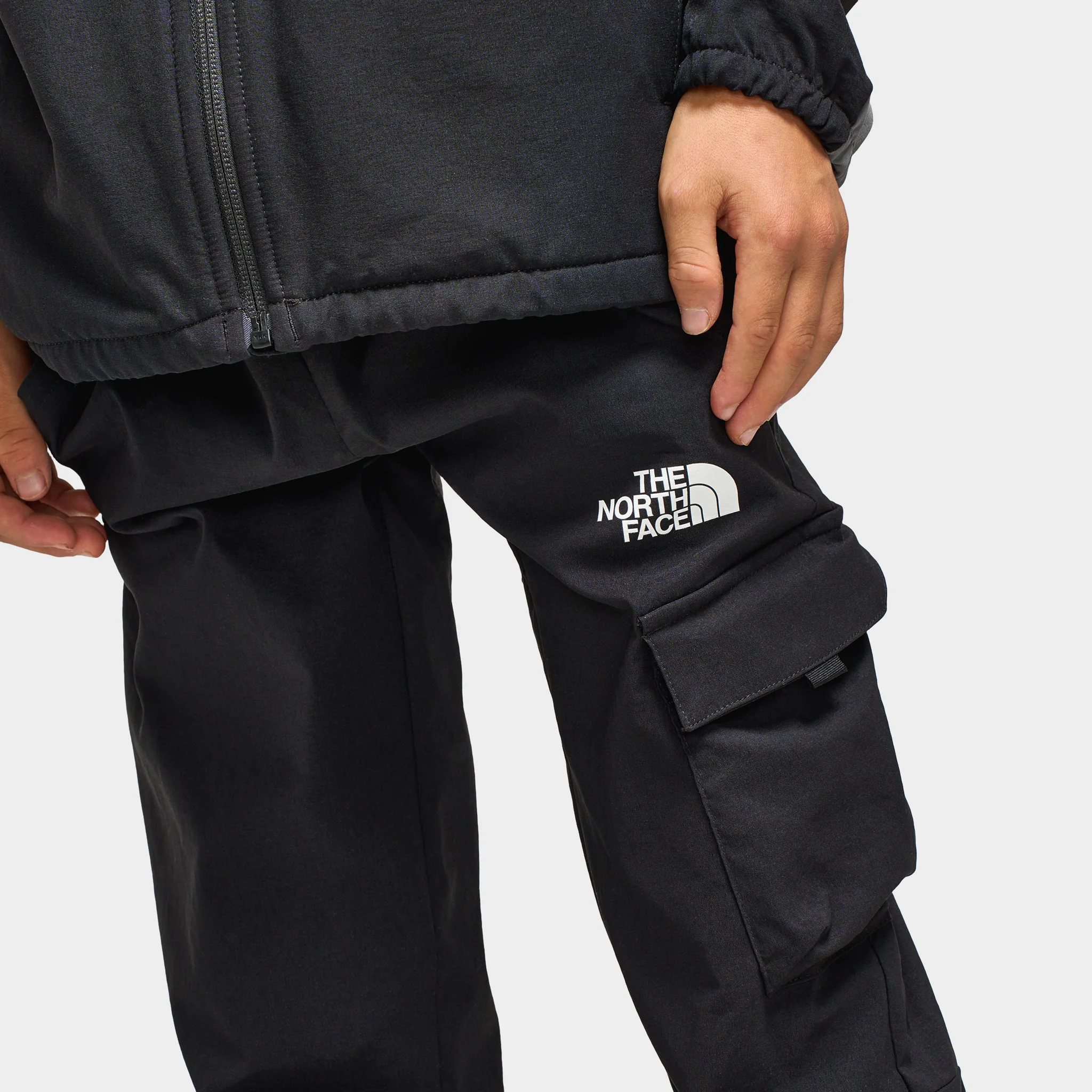 The North Face Juniors' Exploration Cargo Pants / Black - Image 5