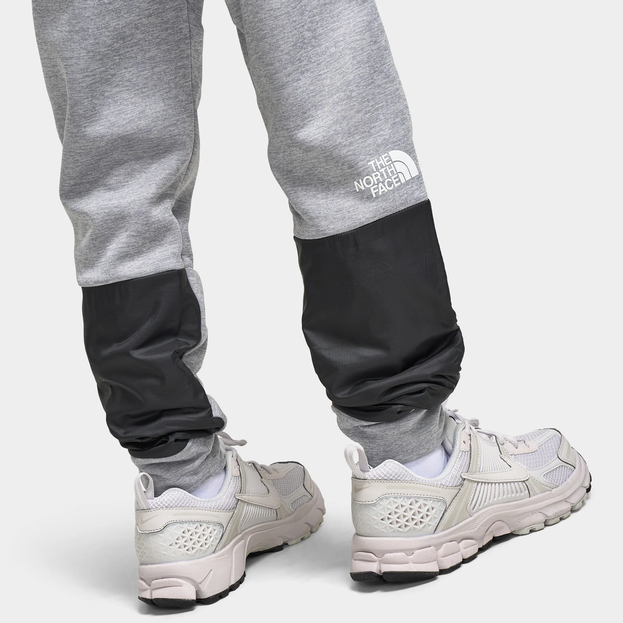 The North Face Juniors' Mittelllegi Fleece Joggers / Heather Grey - Image 6