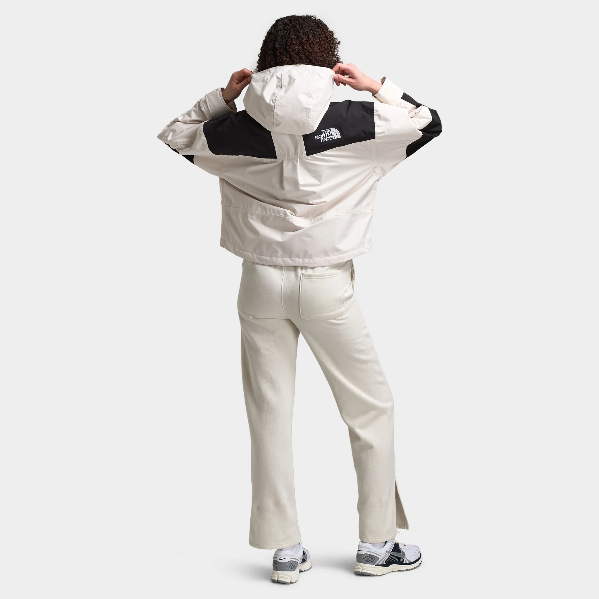 The North Face Women's Reign On Jacket / White - Image 5